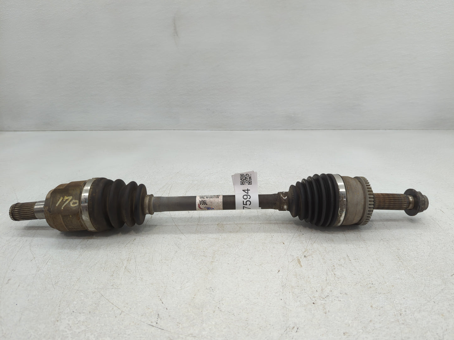2012-2017 Hyundai Accent Axle Shaft Front Driver Cv C/v - Oemusedautoparts1.com