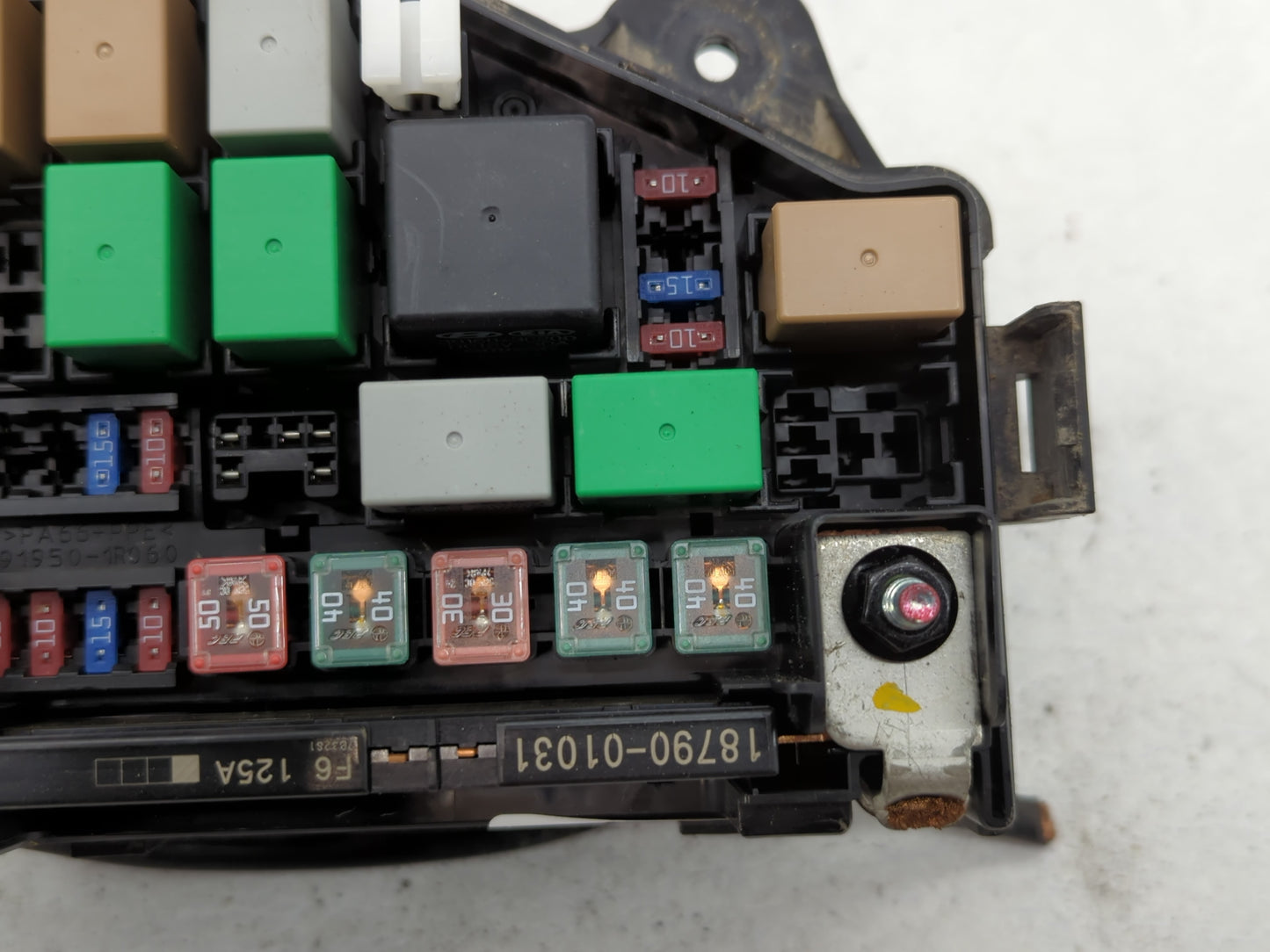 2015-2017 Hyundai Accent Fusebox Fuse Box Panel Relay Module P/N:2217705107 91420-1R631-28 Fits Fits 2015 2016 2017 OEM Used