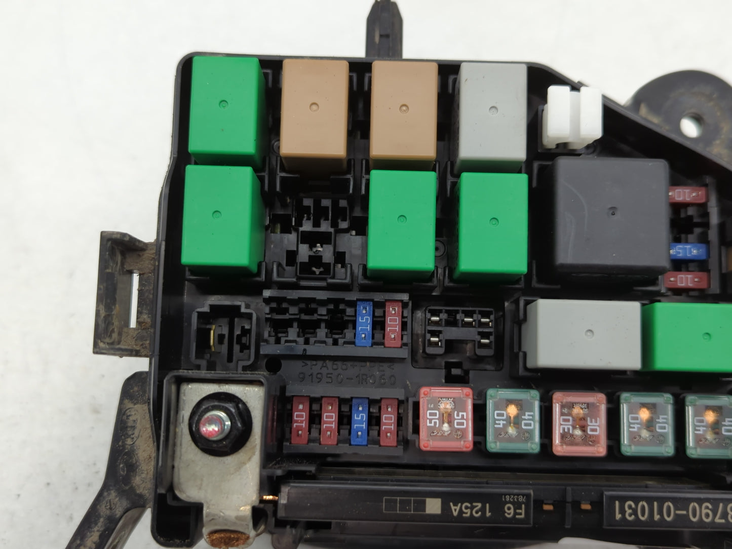 2015-2017 Hyundai Accent Fusebox Fuse Box Panel Relay Module P/N:2217705107 91420-1R631-28 Fits Fits 2015 2016 2017 OEM Used