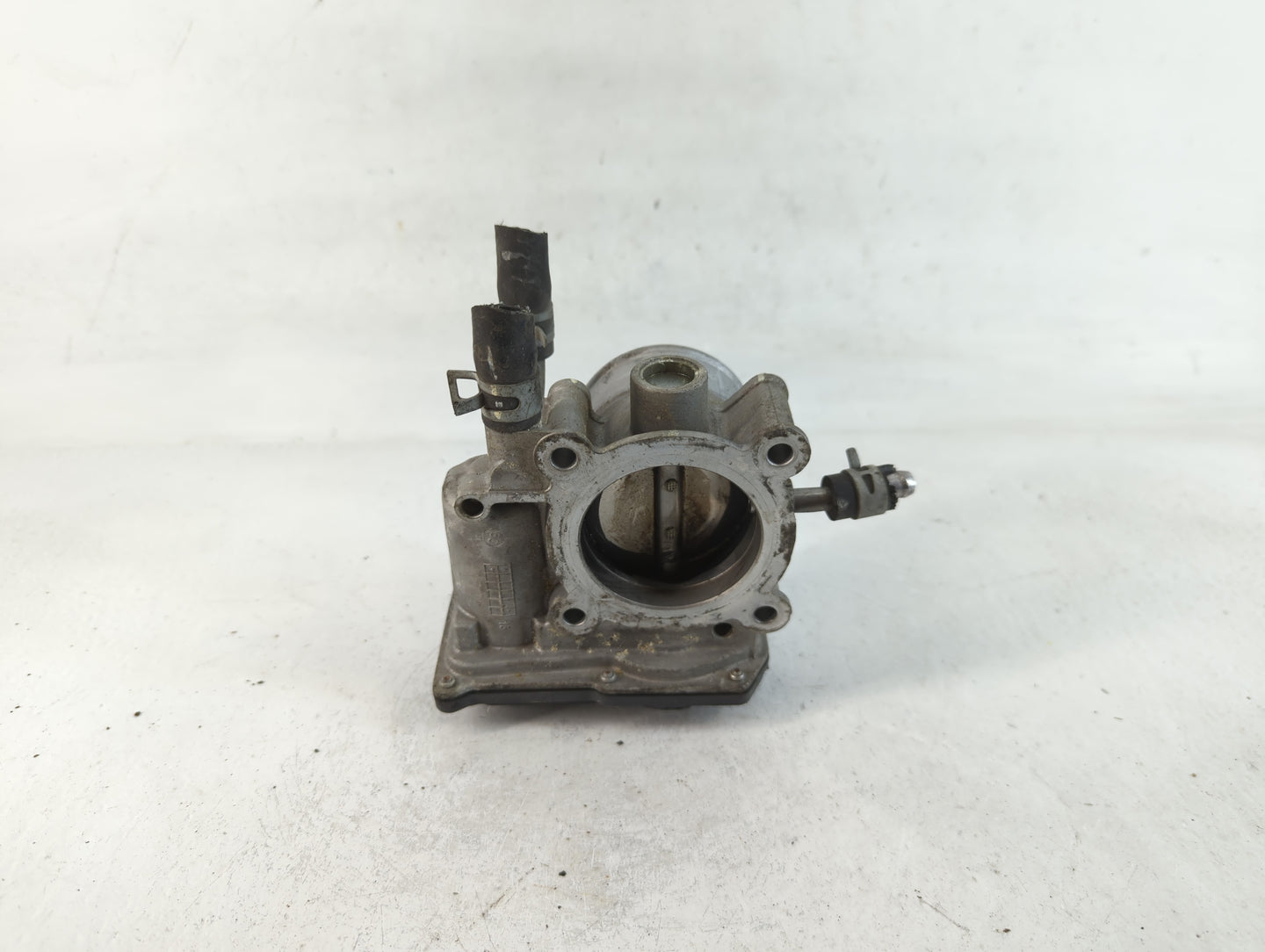 2012-2019 Hyundai Accent Throttle Body P/N:35100-2B300 Fits Fits 2012 2013 2014 2015 2016 2017 2018 2019 OEM Used Auto Parts