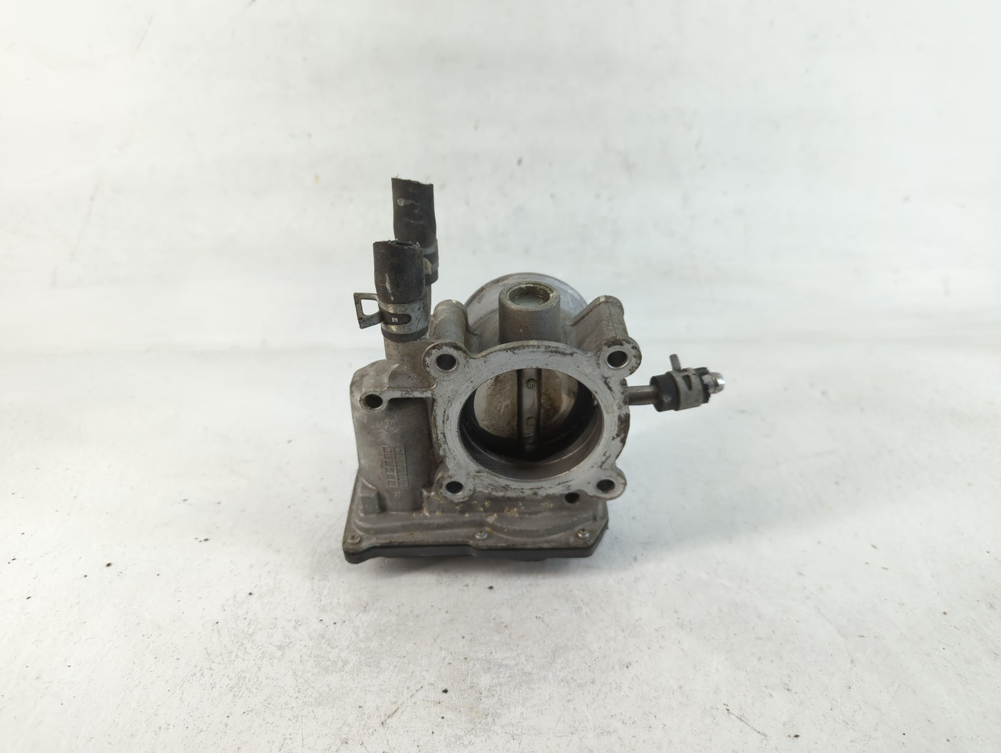 2012-2019 Hyundai Accent Throttle Body P/N:35100-2B300 Fits Fits 2012 2013 2014 2015 2016 2017 2018 2019 OEM Used Auto Parts
