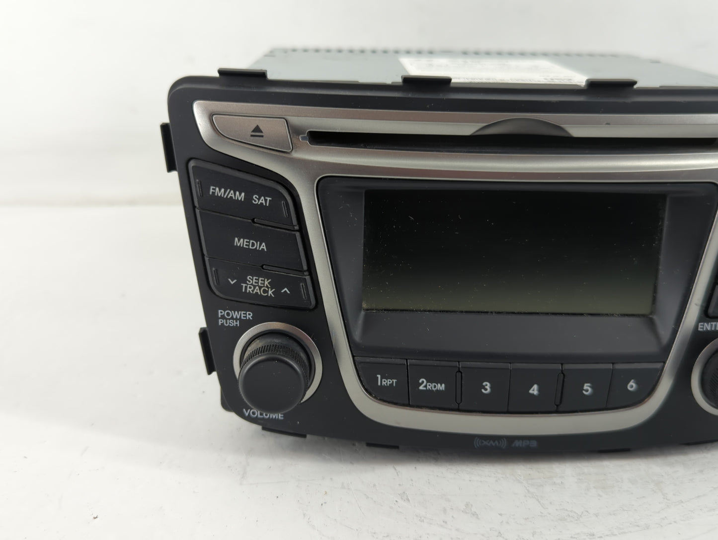 2015-2017 Hyundai Accent Am Fm Cd Player Radio Receiver - Oemusedautoparts1.com