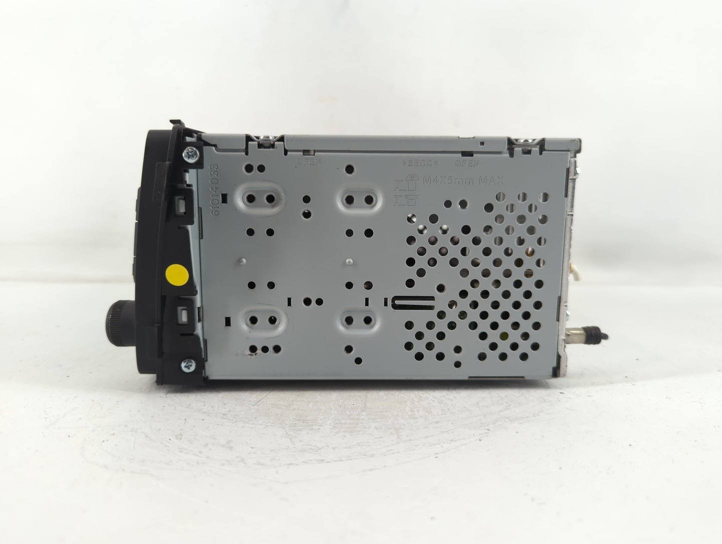 2015-2017 Hyundai Accent Am Fm Cd Player Radio Receiver - Oemusedautoparts1.com