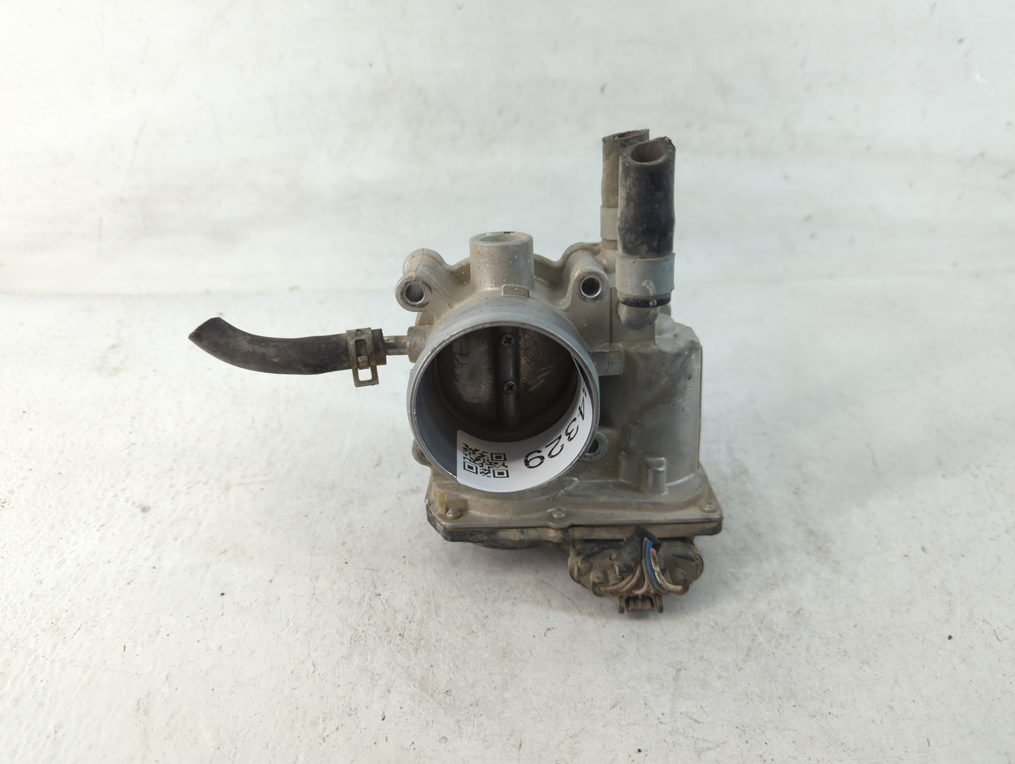 2012-2019 Hyundai Accent Throttle Body P/N:35100-2B300 Fits Fits 2012 2013 2014 2015 2016 2017 2018 2019 OEM Used Auto Parts