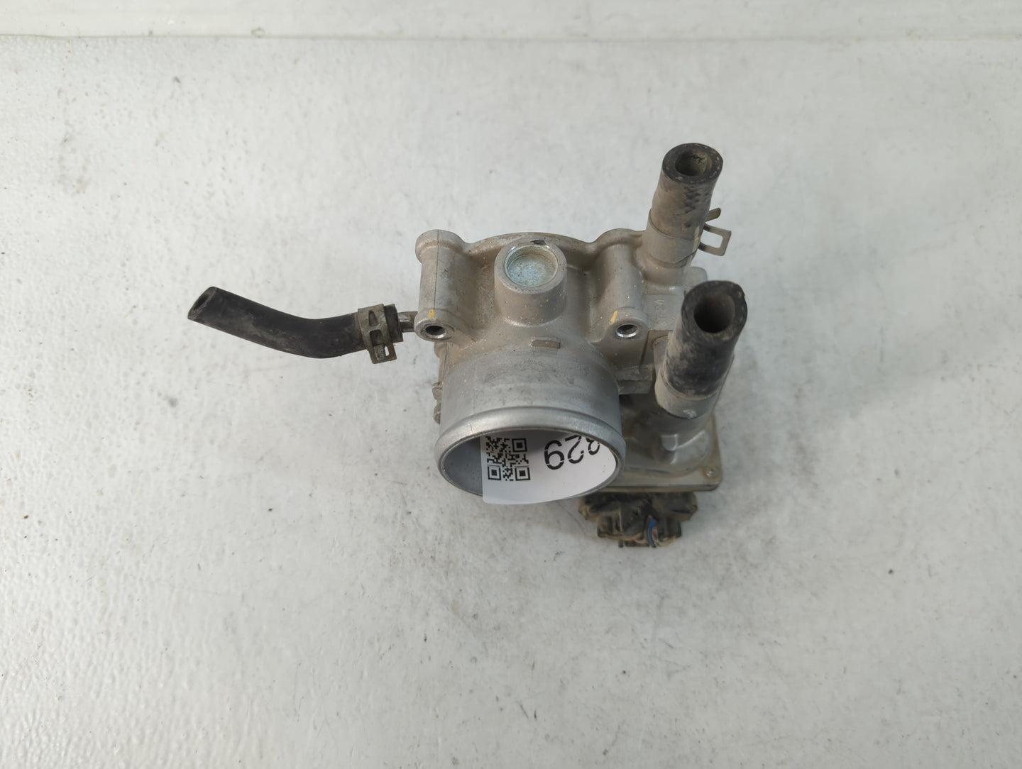 2012-2019 Hyundai Accent Throttle Body P/N:35100-2B300 Fits Fits 2012 2013 2014 2015 2016 2017 2018 2019 OEM Used Auto Parts