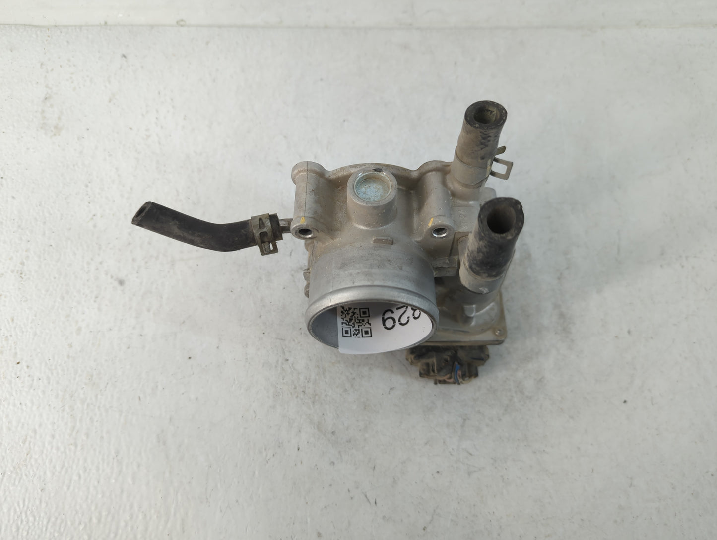 2012-2019 Hyundai Accent Throttle Body P/N:35100-2B300 Fits Fits 2012 2013 2014 2015 2016 2017 2018 2019 OEM Used Auto Parts