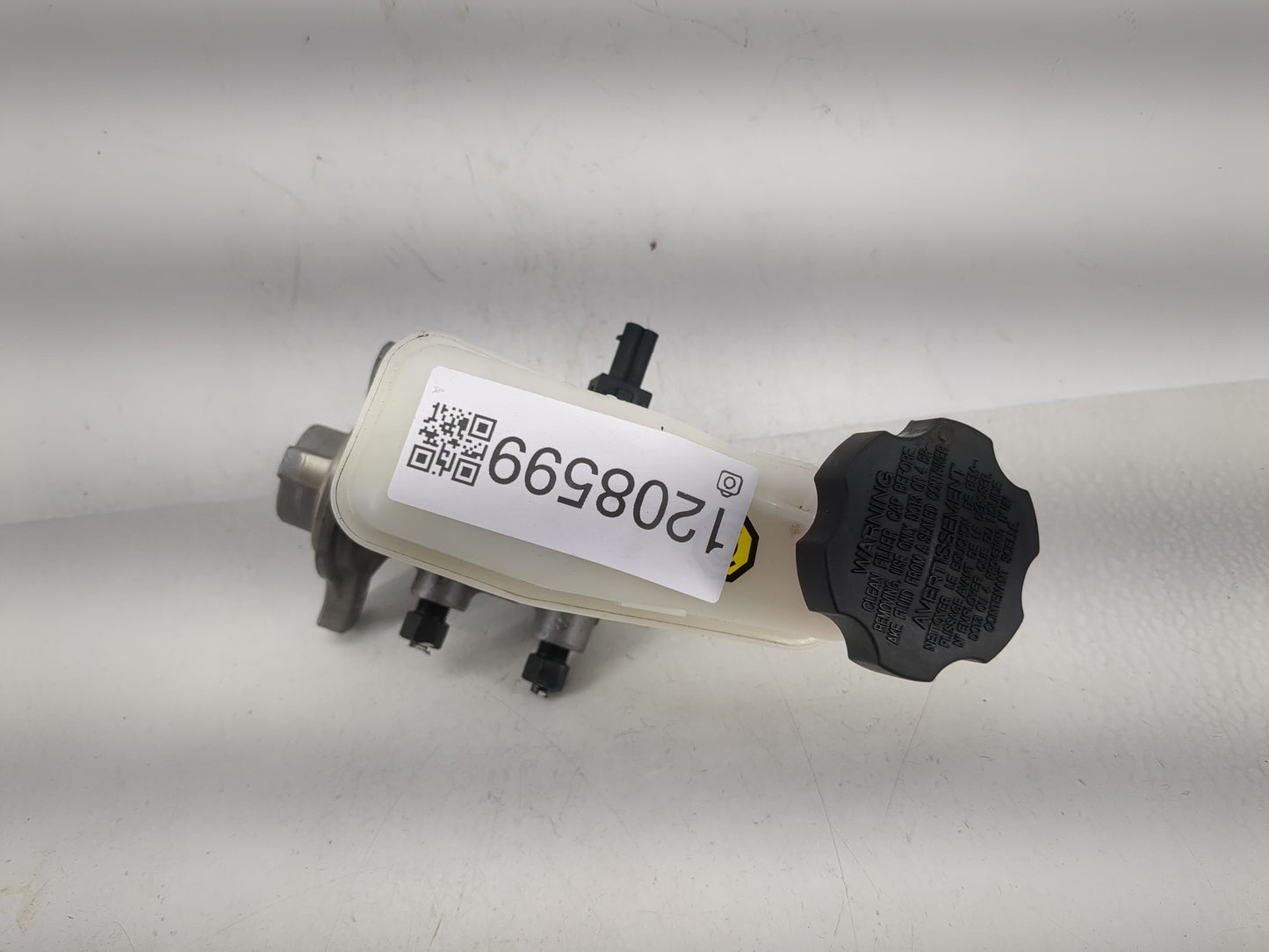 2012-2017 Hyundai Azera Brake Master Cylinder - Oemusedautoparts1.com