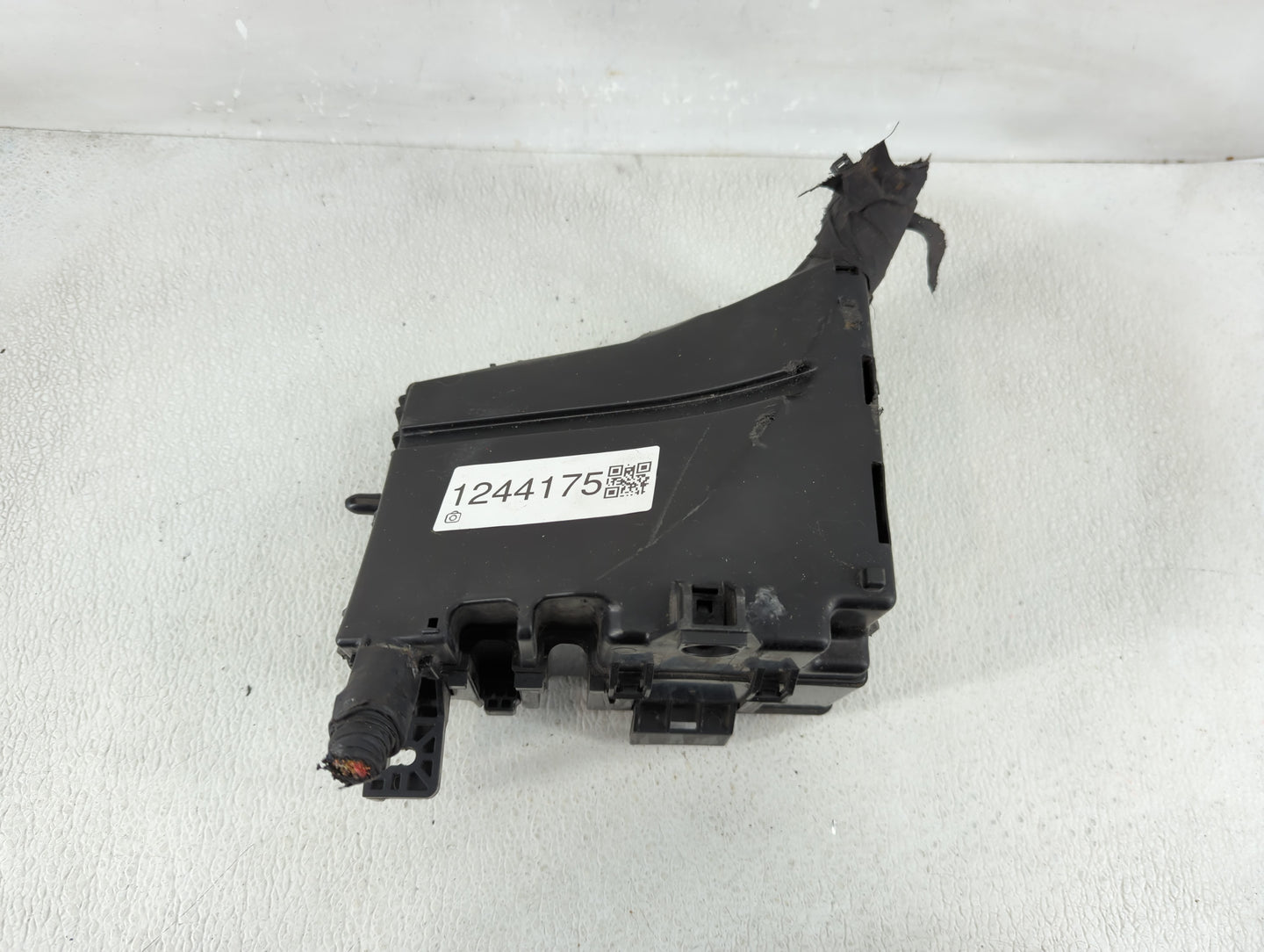 2017 Hyundai Azera Fusebox Fuse Box Panel Relay Module P/N:91224-3V011 Fits OEM Used Auto Parts - Oemusedautoparts1.com