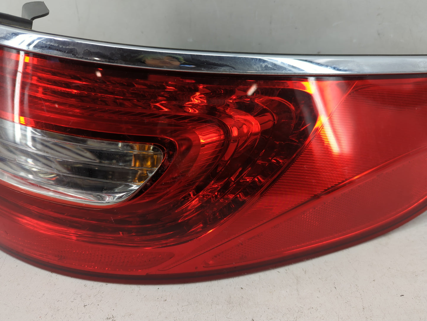 2012-2017 Hyundai Azera Tail Light Assembly Passenger Right OEM P/N:92404-3V0 Fits Fits 2012 2013 2014 2015 2016 2017 OEM Us