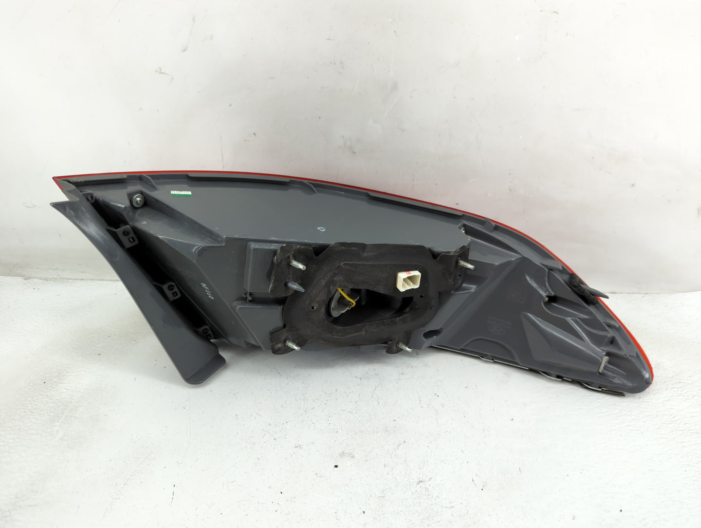 2012-2017 Hyundai Azera Tail Light Assembly Passenger Right OEM P/N:92404-3V0 Fits Fits 2012 2013 2014 2015 2016 2017 OEM Us