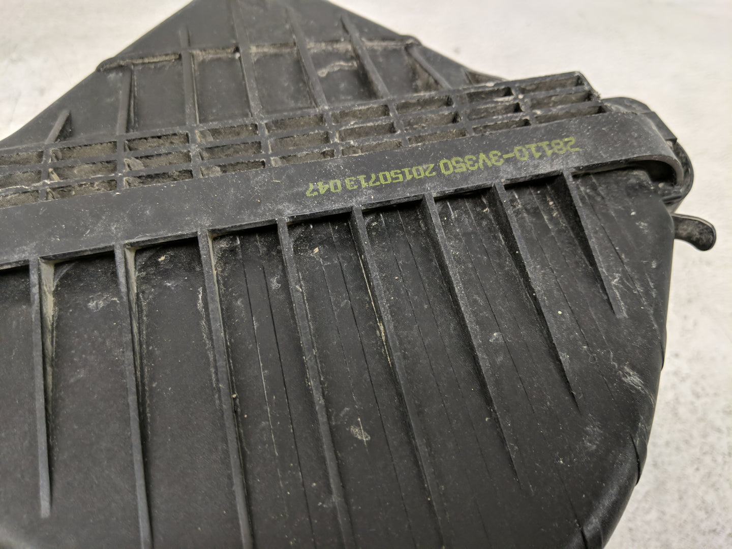 2012-2017 Hyundai Azera Air Cleaner Intake-duct Hose Tube - Oemusedautoparts1.com