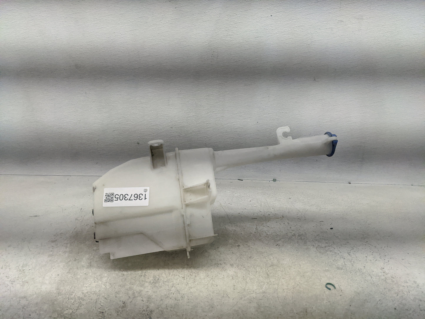 2012-2017 Hyundai Azera Windshield Washer Fluid Reservoir Bottle Oem - Oemusedautoparts1.com