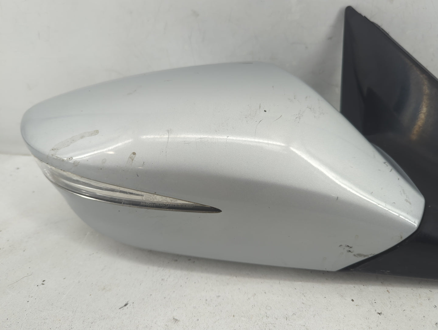 2015-2017 Hyundai Azera Passenger Side View Mirror - Right Door Mirror OEM Used - Oemusedautoparts1.com