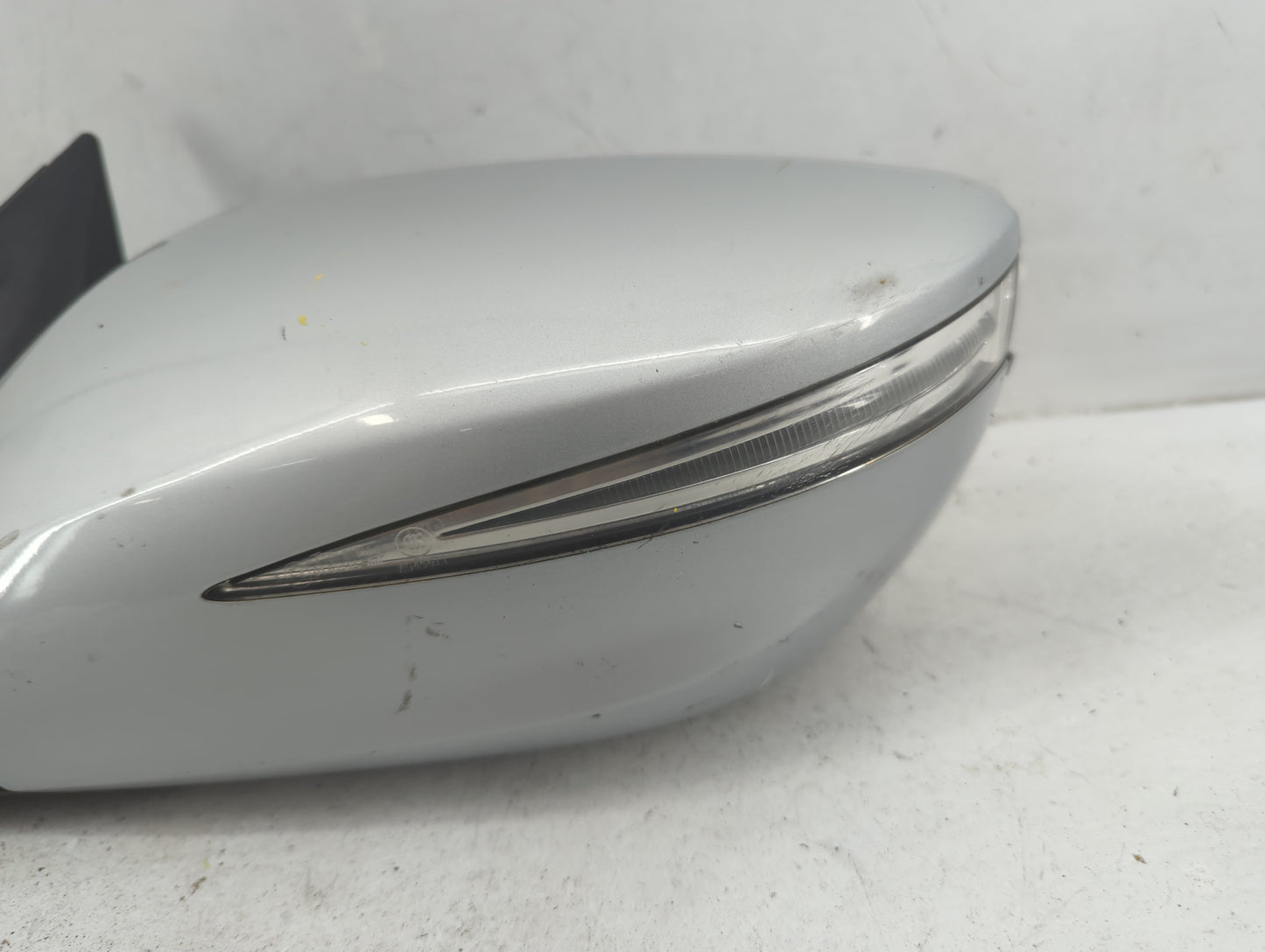 2015-2017 Hyundai Azera Driver Side View Mirror - Left Door Mirror OEM Used - Oemusedautoparts1.com