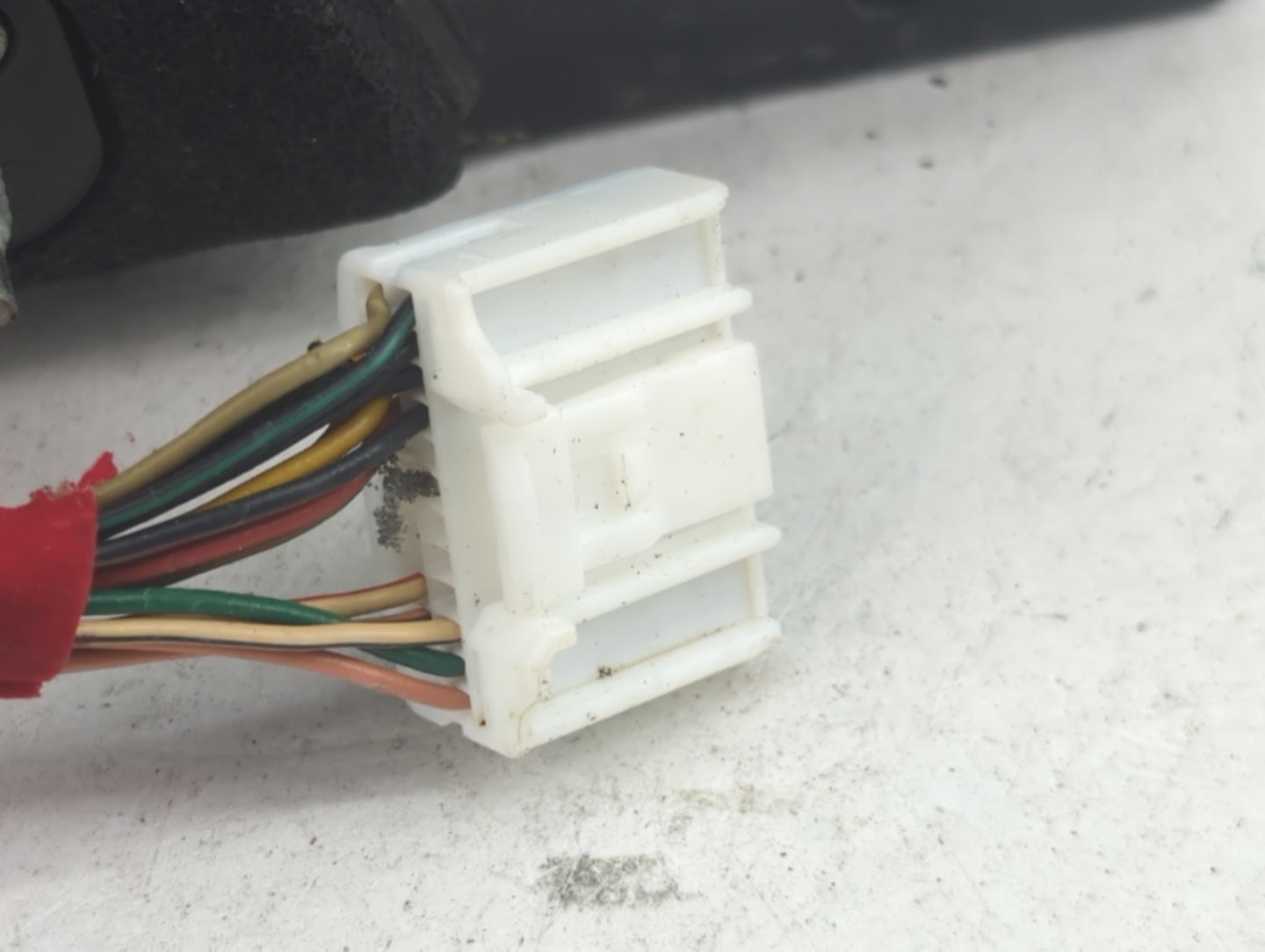 2015-2017 Hyundai Azera Driver Side View Mirror - Left Door Mirror OEM Used - Oemusedautoparts1.com