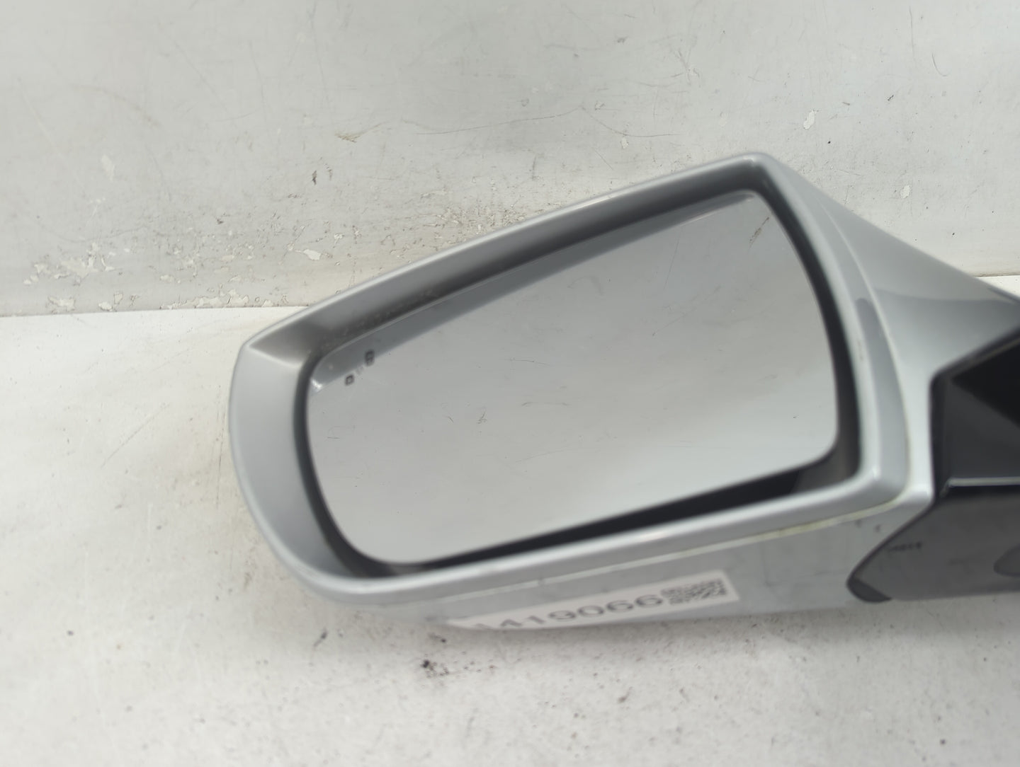 2015-2017 Hyundai Azera Driver Side View Mirror - Left Door Mirror OEM Used - Oemusedautoparts1.com