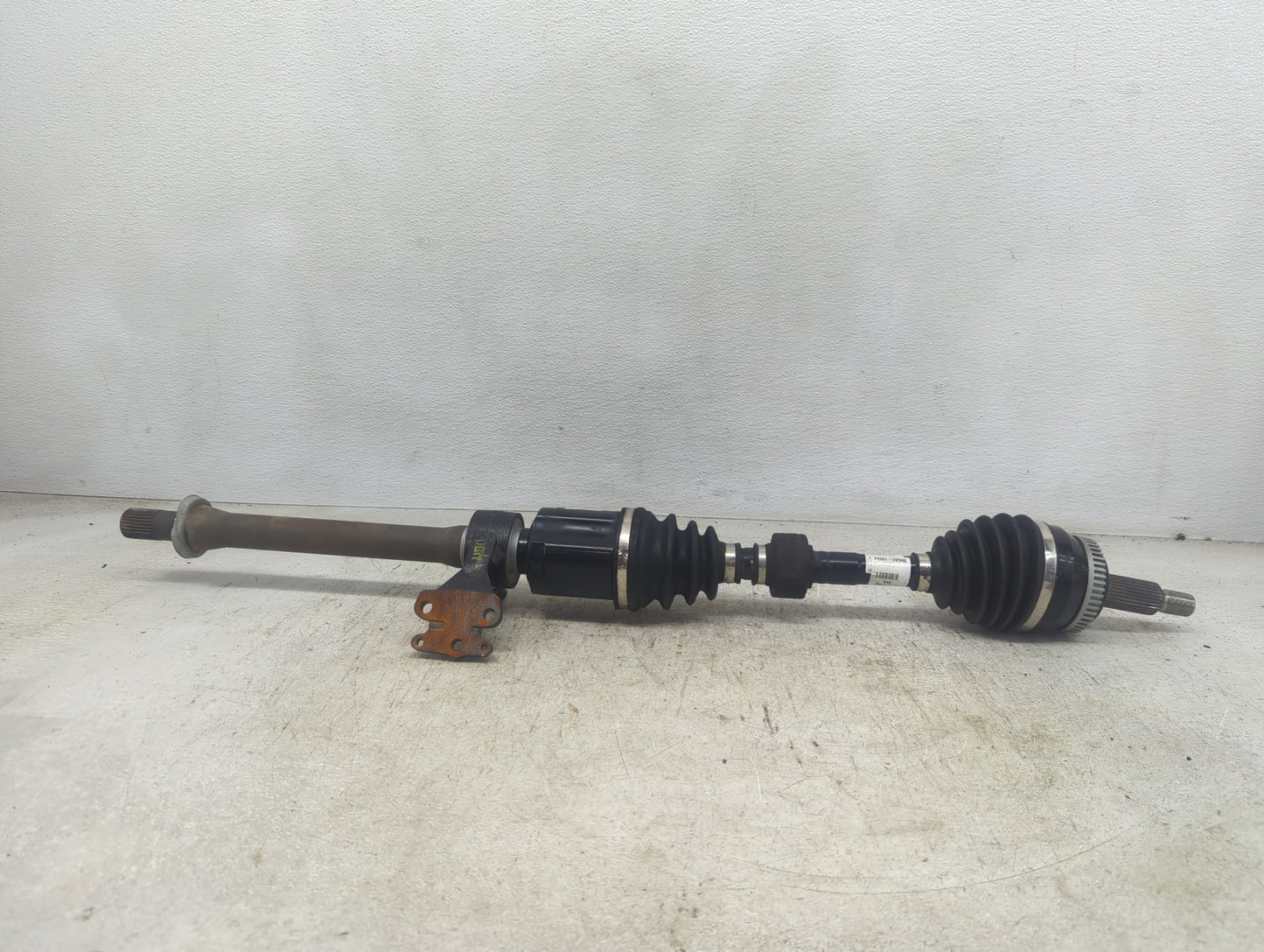 2013-2017 Hyundai Azera Axle Shaft Front Driver Cv C/v - Oemusedautoparts1.com