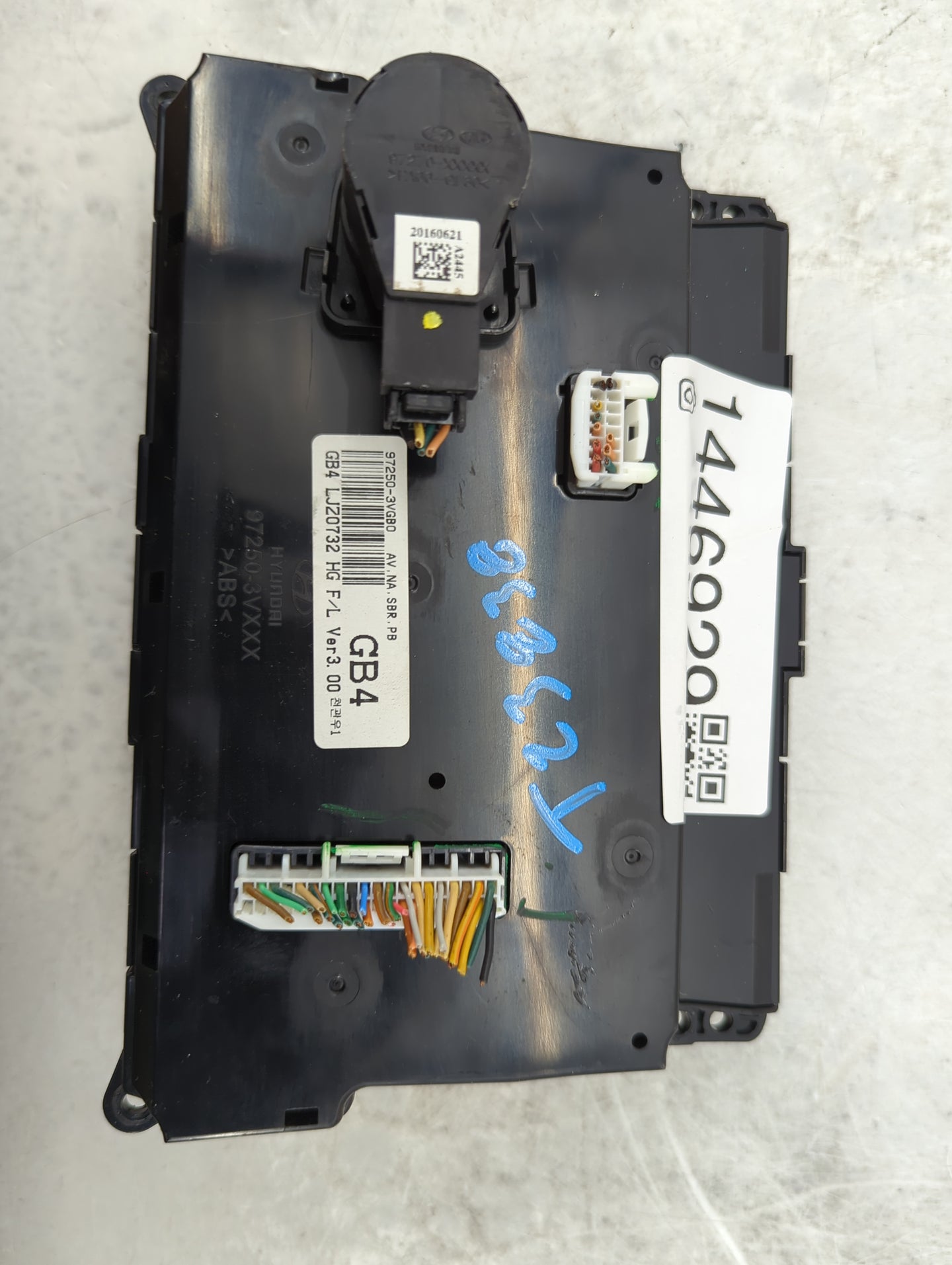2015-2017 Hyundai Azera Climate Control Module Temperature AC/Heater Replacement P/N:97250-3VGB0 GB4 LJZ0732 Fits OEM Used A