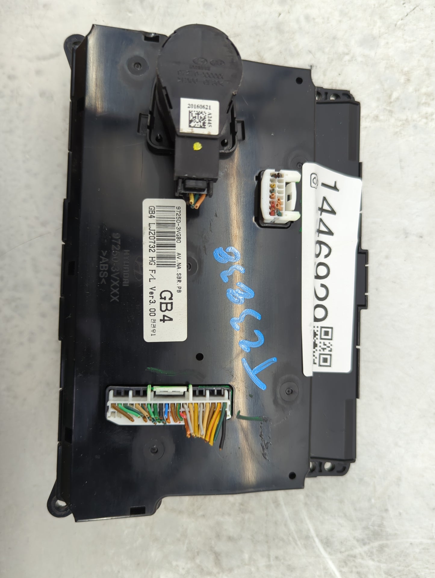 2015-2017 Hyundai Azera Climate Control Module Temperature AC/Heater Replacement P/N:97250-3VGB0 GB4 LJZ0732 Fits OEM Used A