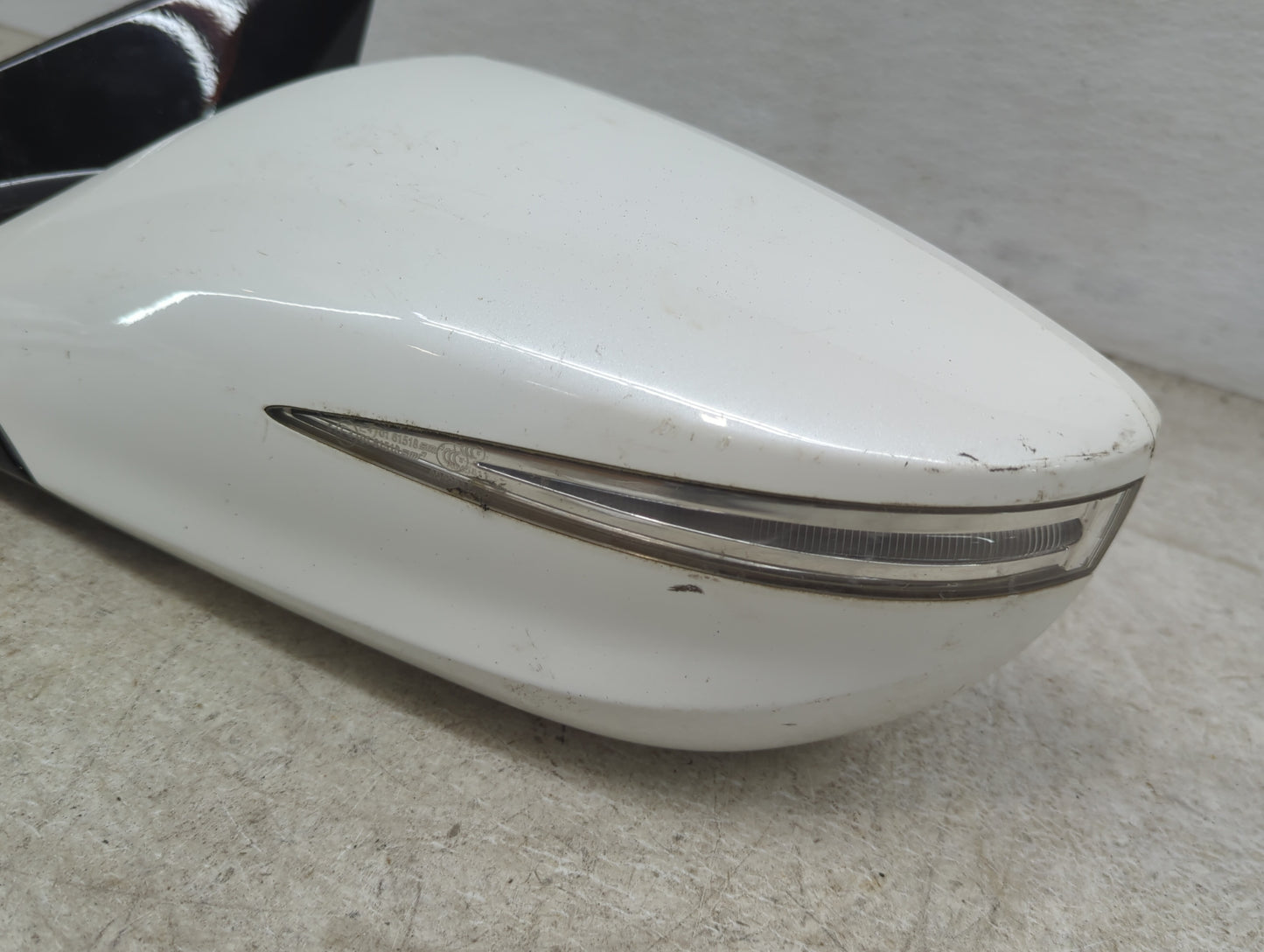2015-2017 Hyundai Azera Driver Side View Mirror - Left Door Mirror OEM Used - Oemusedautoparts1.com