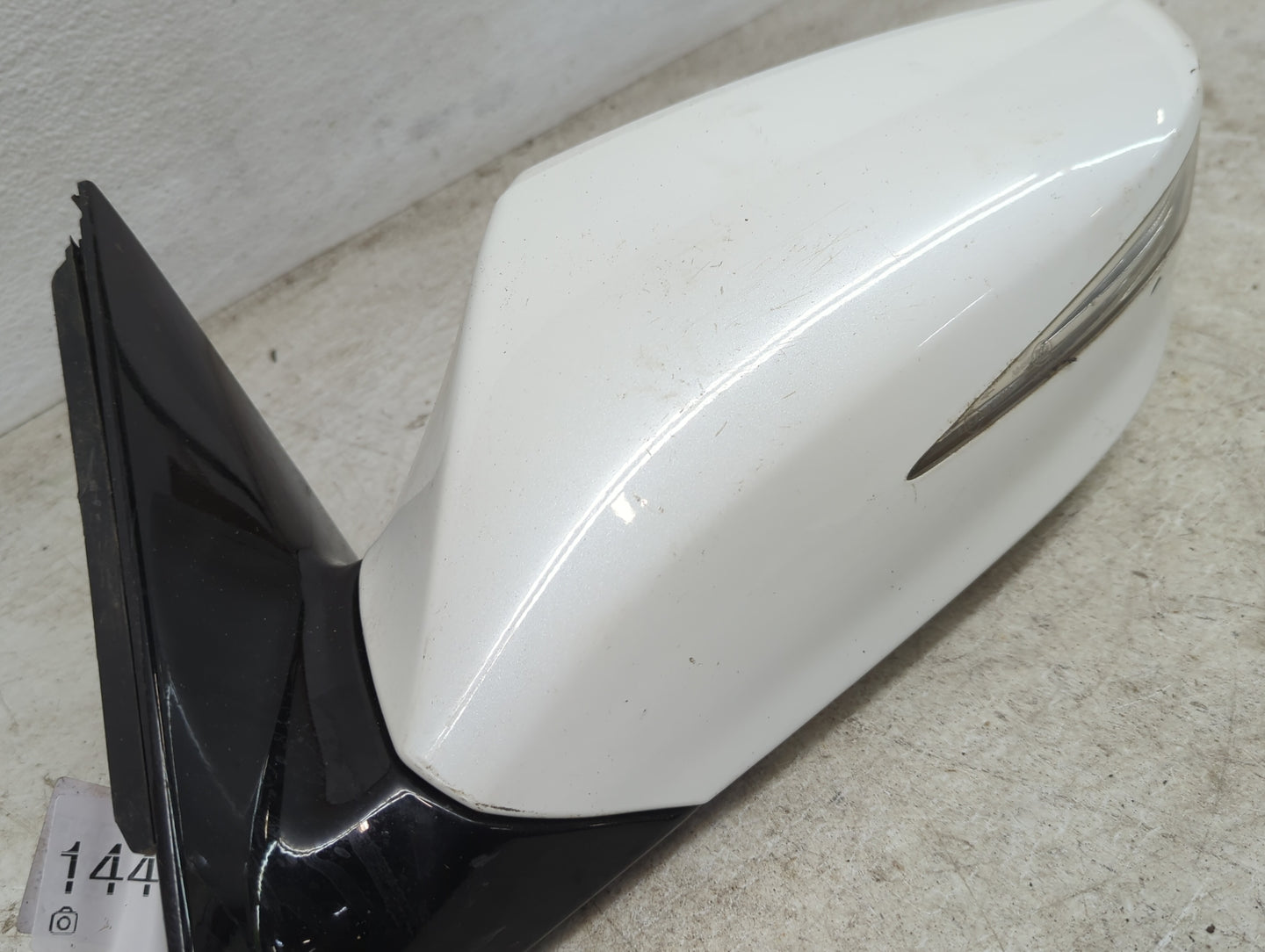 2015-2017 Hyundai Azera Driver Side View Mirror - Left Door Mirror OEM Used - Oemusedautoparts1.com