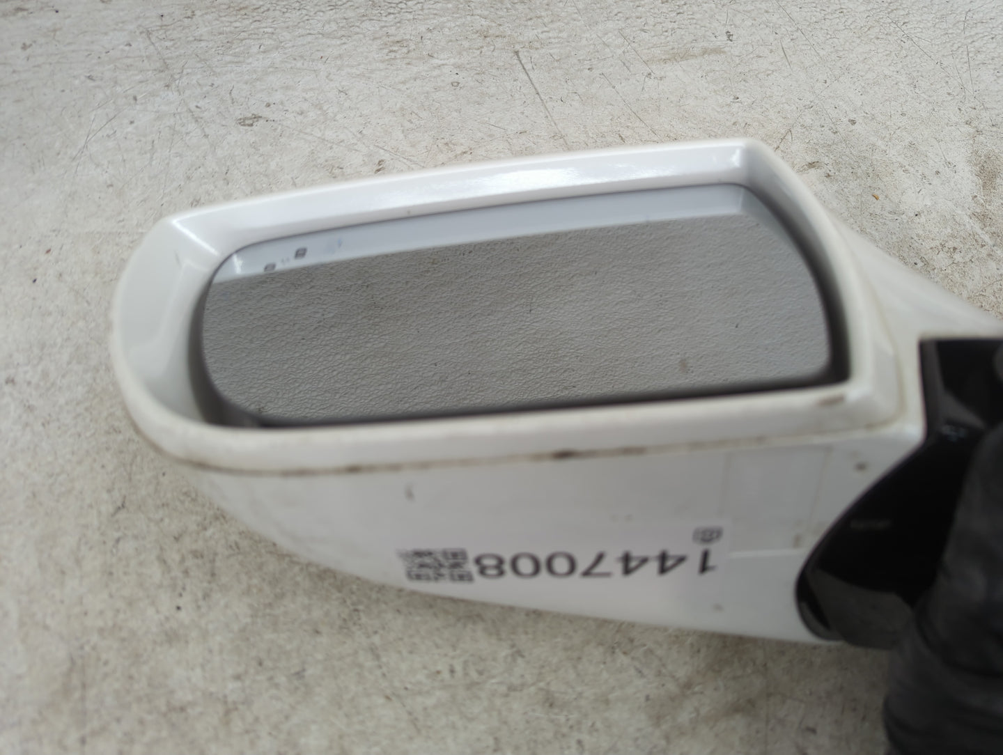 2015-2017 Hyundai Azera Driver Side View Mirror - Left Door Mirror OEM Used - Oemusedautoparts1.com