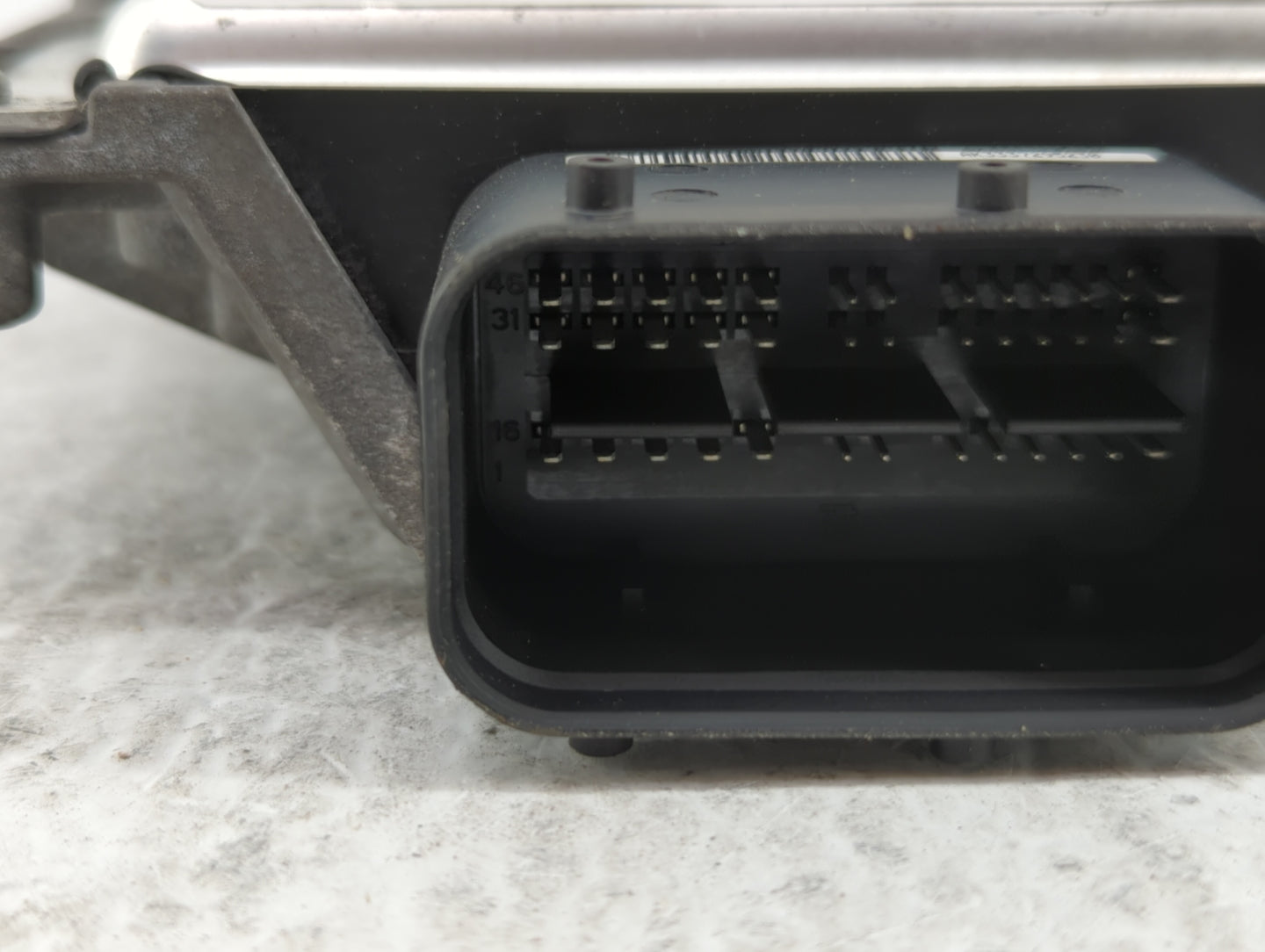 2012-2017 Hyundai Azera PCM Engine Control Computer ECU ECM PCU OEM P/N:39172-3C020 39175-3C000 Fits OEM Used Auto Parts - O