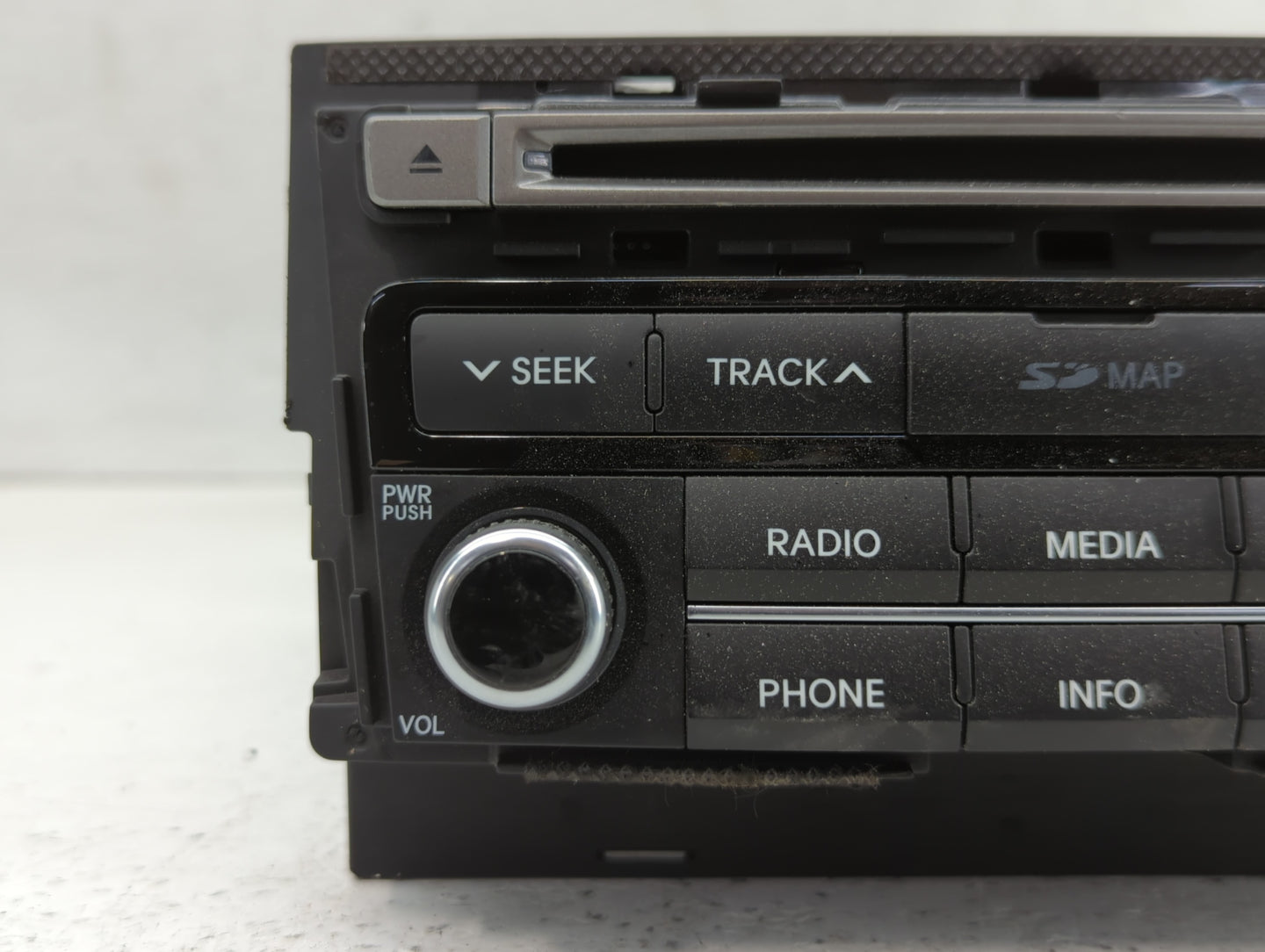 2015-2017 Hyundai Azera Am Fm Cd Player Radio Receiver - Oemusedautoparts1.com