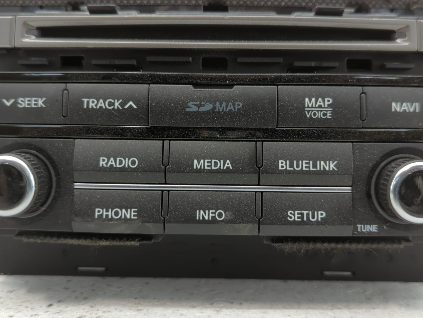 2015-2017 Hyundai Azera Am Fm Cd Player Radio Receiver - Oemusedautoparts1.com