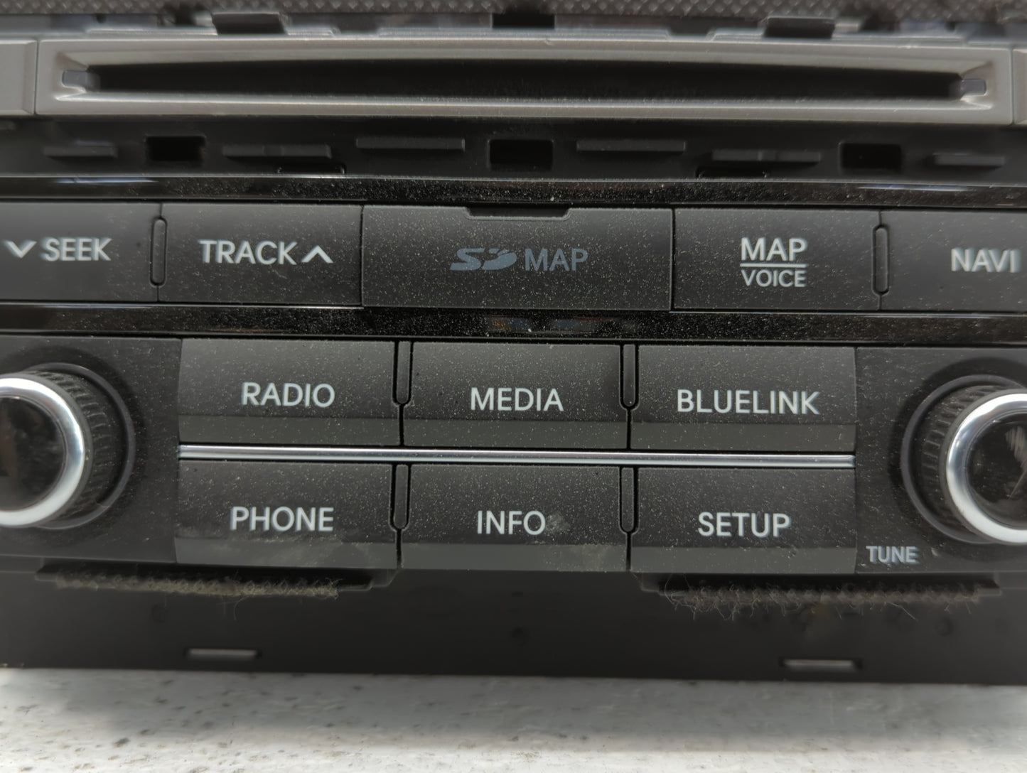 2015-2017 Hyundai Azera Am Fm Cd Player Radio Receiver - Oemusedautoparts1.com