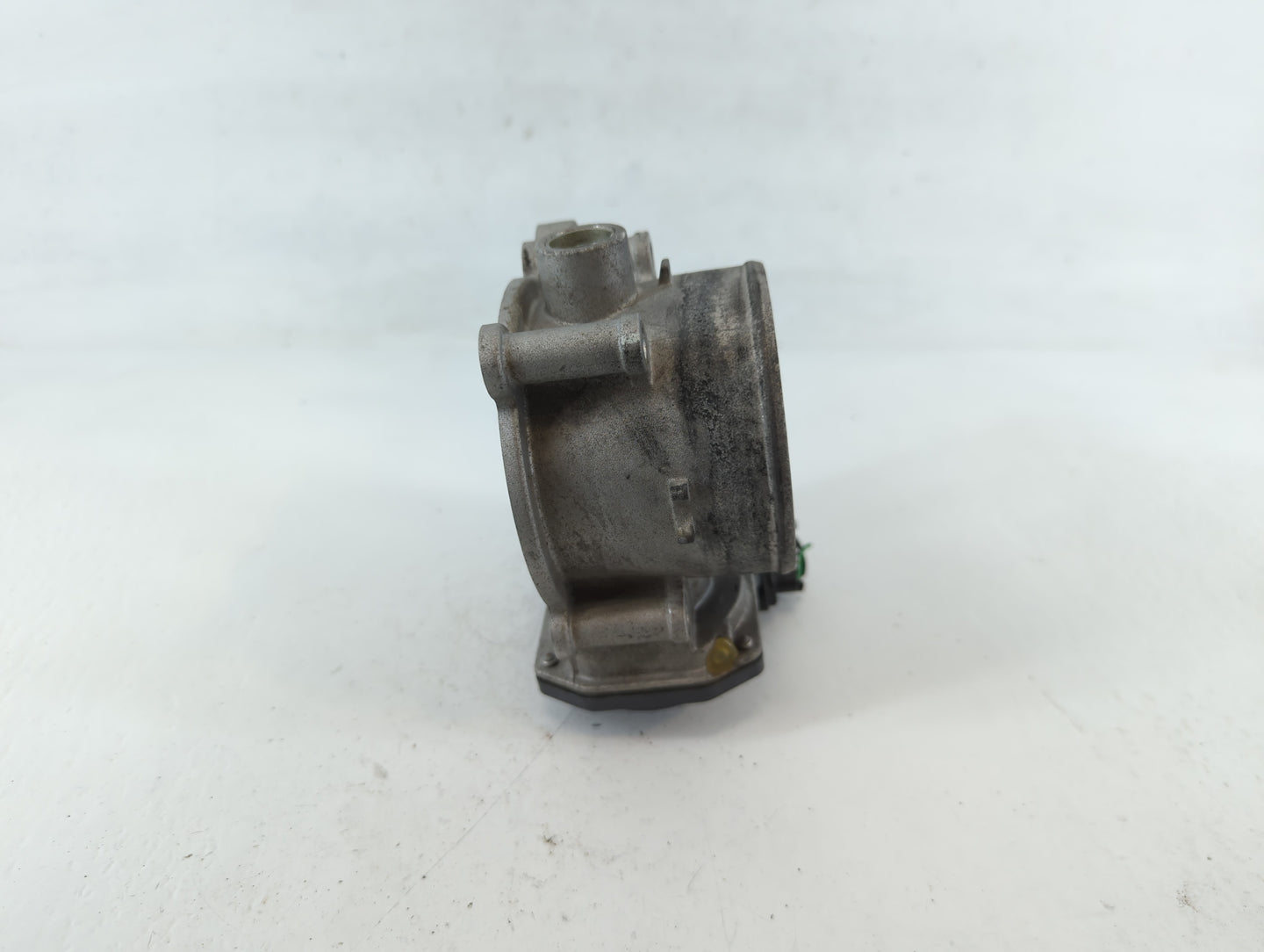 2012-2017 Hyundai Azera Throttle Body P/N:35100-3CAA0 Fits Fits 2012 2013 2014 2015 2016 2017 2018 OEM Used Auto Parts - Oem