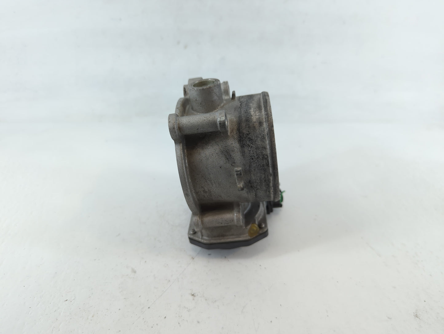 2012-2017 Hyundai Azera Throttle Body P/N:35100-3CAA0 Fits Fits 2012 2013 2014 2015 2016 2017 2018 OEM Used Auto Parts - Oem