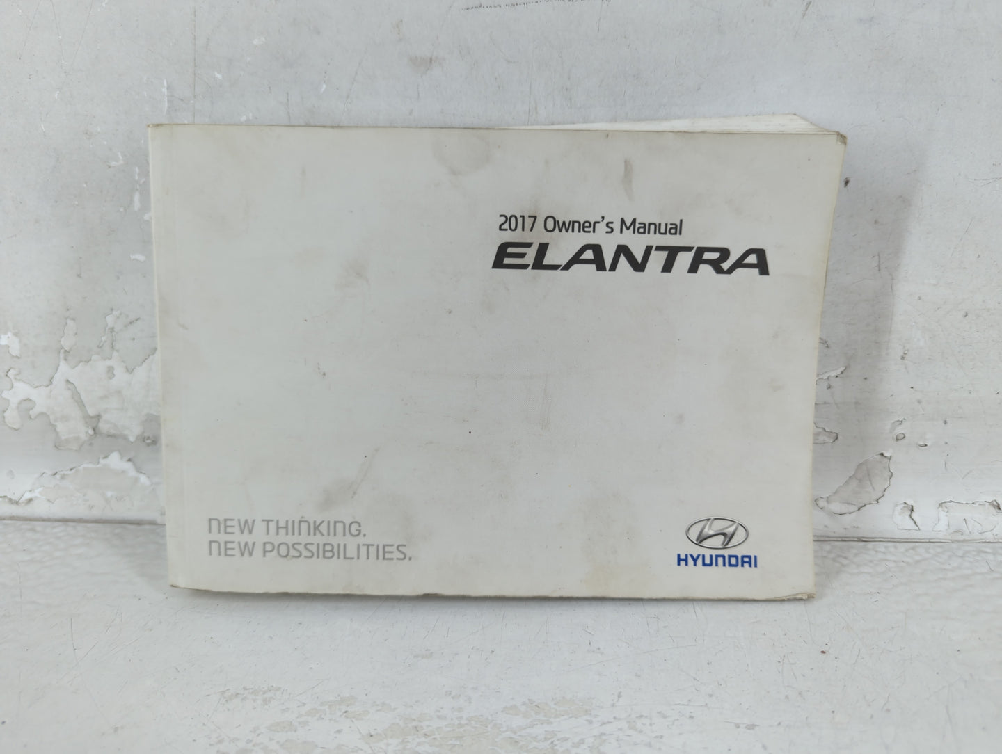 2017 Hyundai Elantra Owners Manual Book Guide P/N:HF30-EU65E OEM Used Auto Parts - Oemusedautoparts1.com