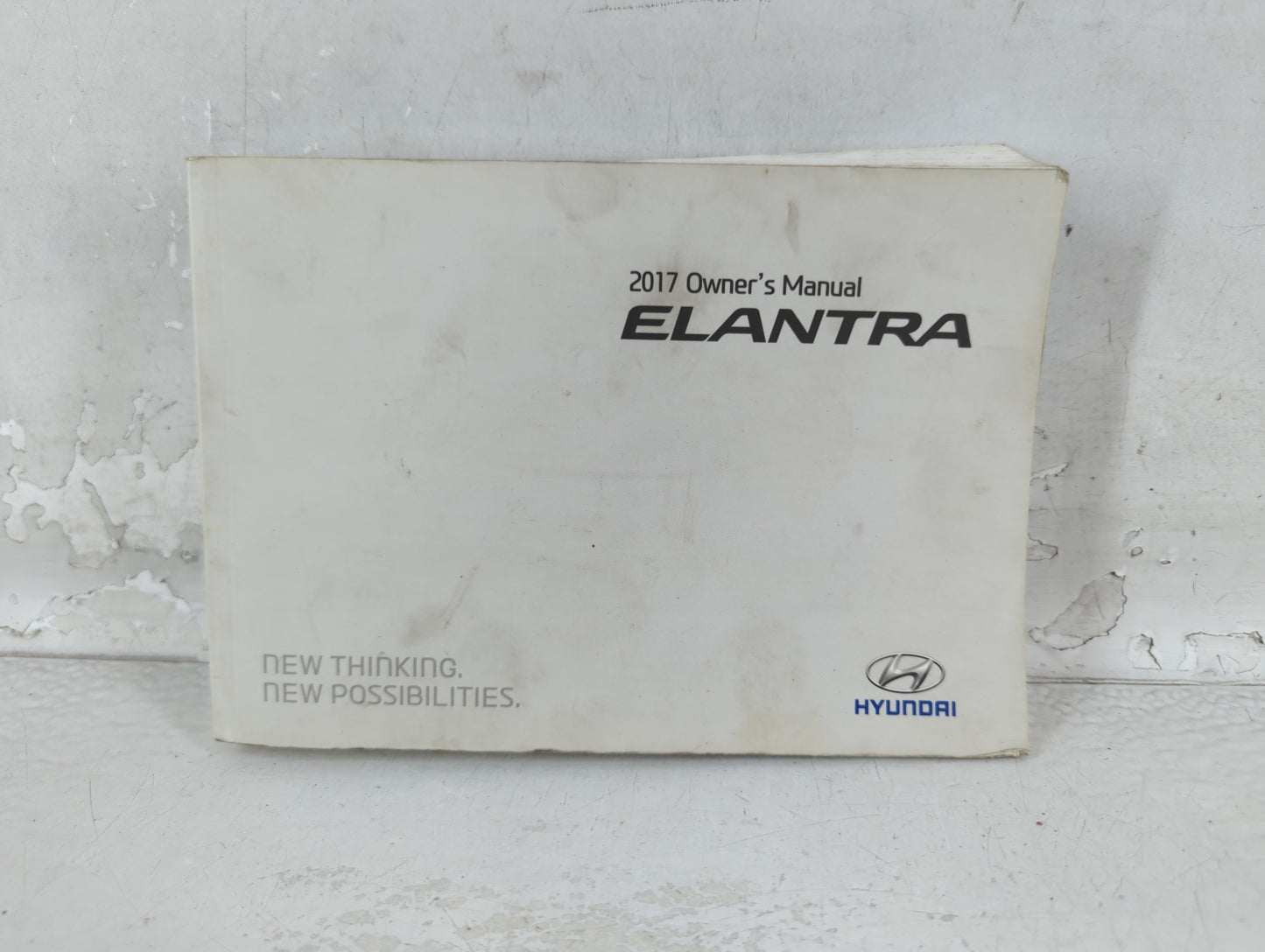 2017 Hyundai Elantra Owners Manual Book Guide P/N:HF30-EU65E OEM Used Auto Parts - Oemusedautoparts1.com