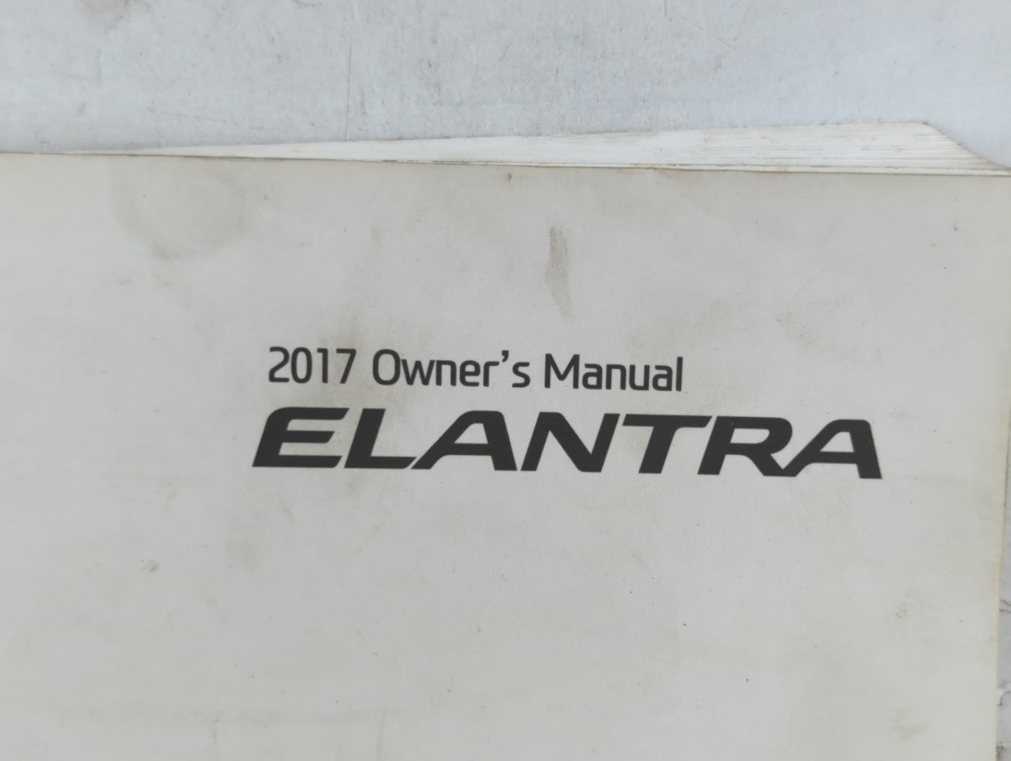 2017 Hyundai Elantra Owners Manual Book Guide P/N:HF30-EU65E OEM Used Auto Parts - Oemusedautoparts1.com