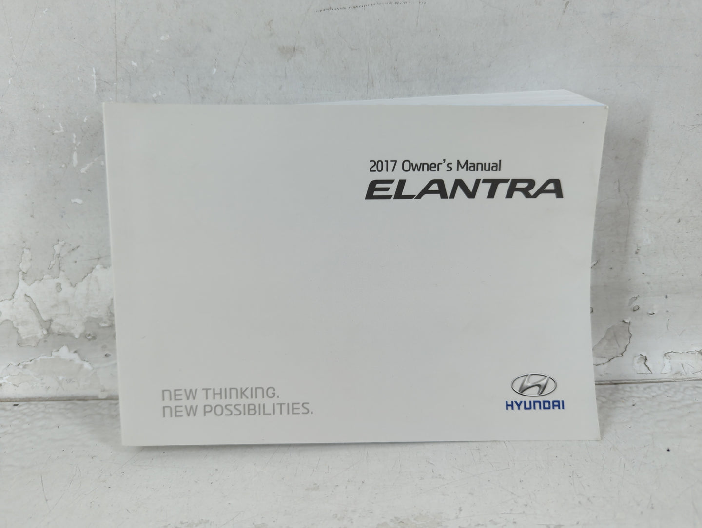 2017 Hyundai Elantra Owners Manual Book Guide P/N:HF30-EU64D OEM Used Auto Parts - Oemusedautoparts1.com