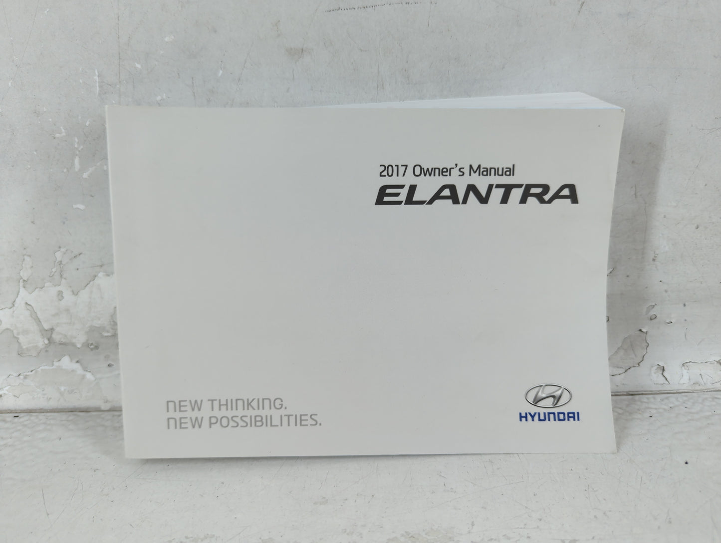 2017 Hyundai Elantra Owners Manual Book Guide P/N:HF30-EU64D OEM Used Auto Parts - Oemusedautoparts1.com