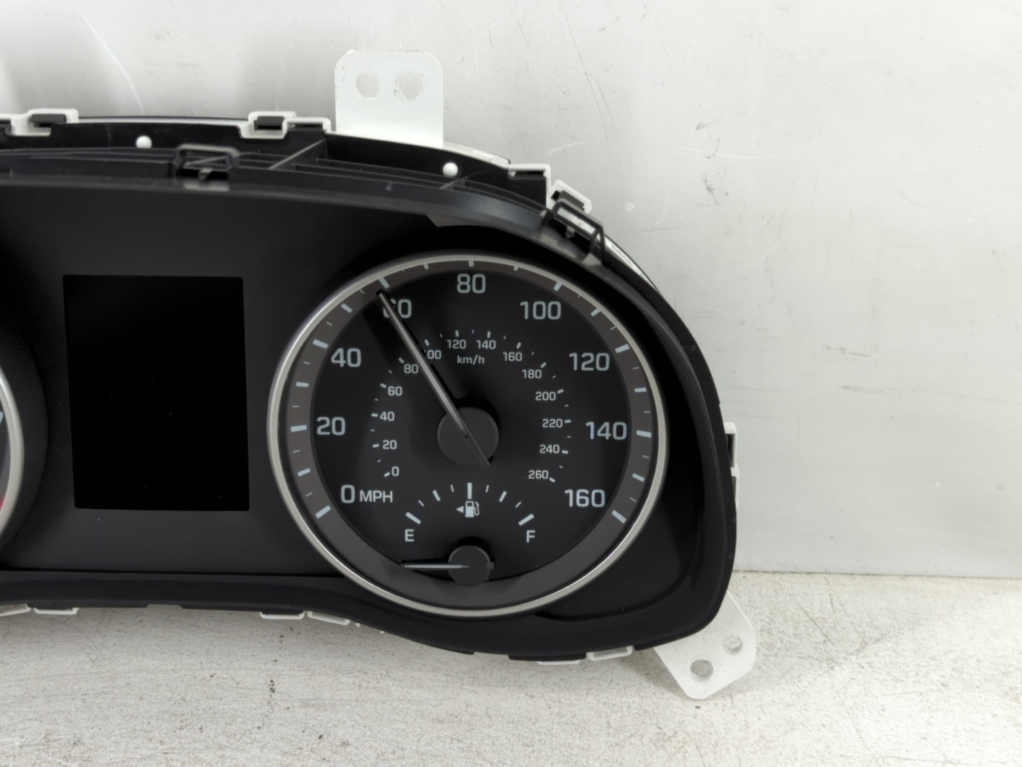 2017-2018 Hyundai Elantra Instrument Cluster Speedometer Gauges P/N:11640-02460 Fits Fits 2017 2018 OEM Used Auto Parts - Oe