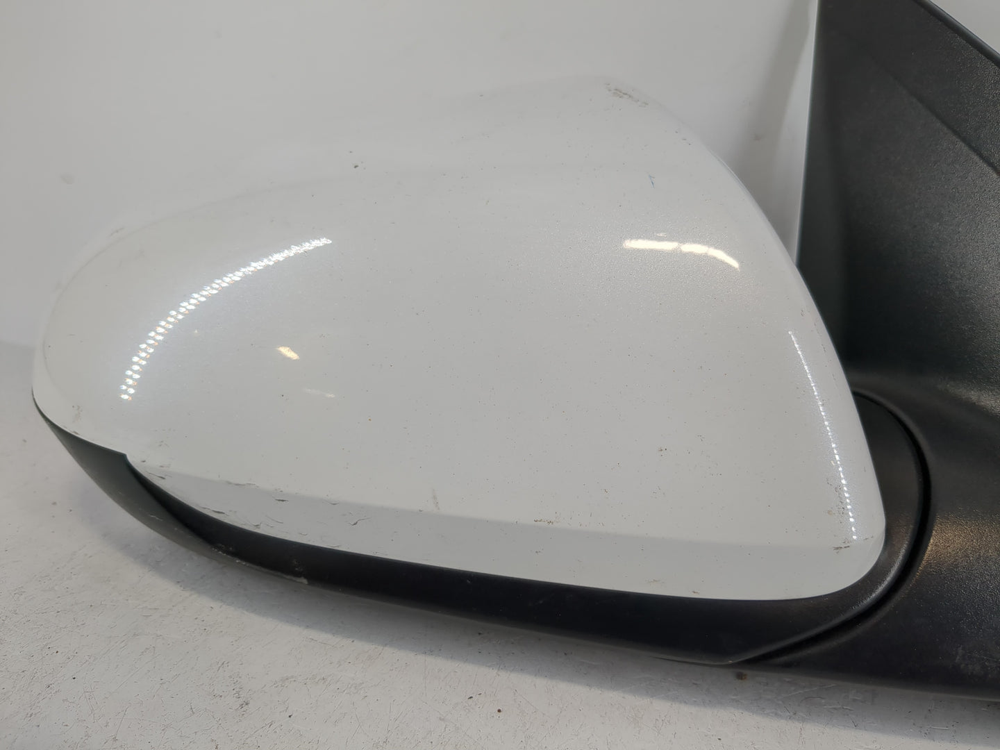 2017-2018 Hyundai Elantra Passenger Side View Mirror - Right Door Mirror OEM Used - Oemusedautoparts1.com