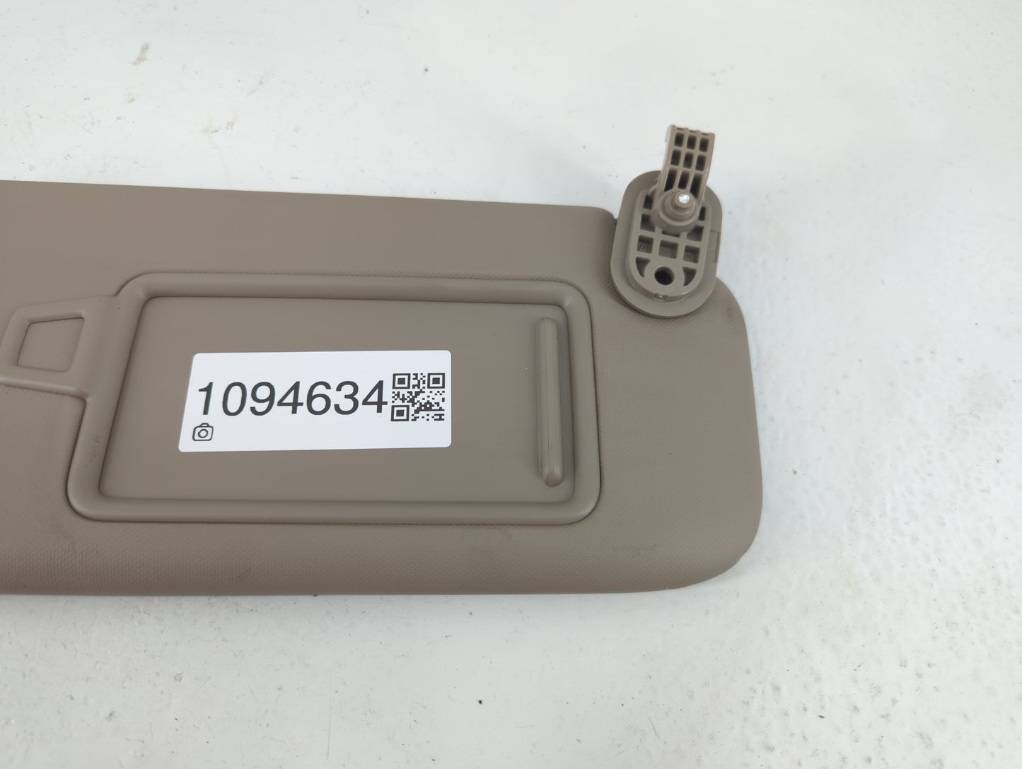 2017-2020 Hyundai Elantra Sun Visor Shade Replacement Passenger Right Mirror Fits Fits 2017 2018 2019 2020 OEM Used Auto Par