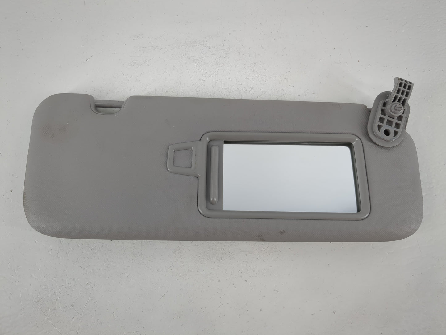 2017-2020 Hyundai Elantra Sun Visor Shade Replacement Passenger Right Mirror Fits Fits 2017 2018 2019 2020 OEM Used Auto Par