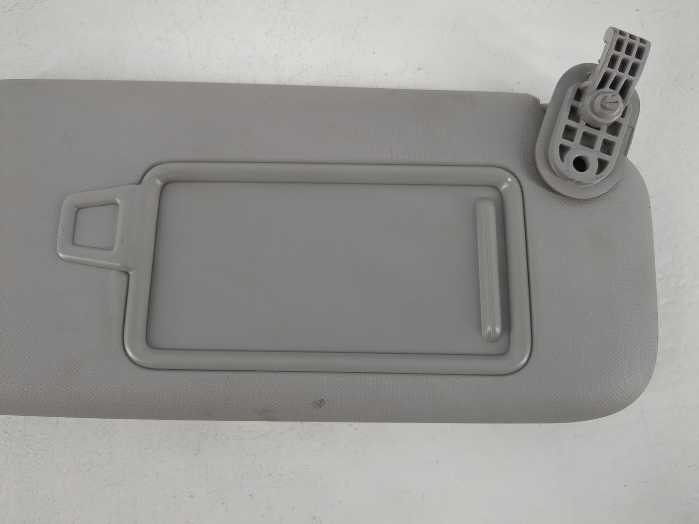 2017-2020 Hyundai Elantra Sun Visor Shade Replacement Passenger Right Mirror Fits Fits 2017 2018 2019 2020 OEM Used Auto Par