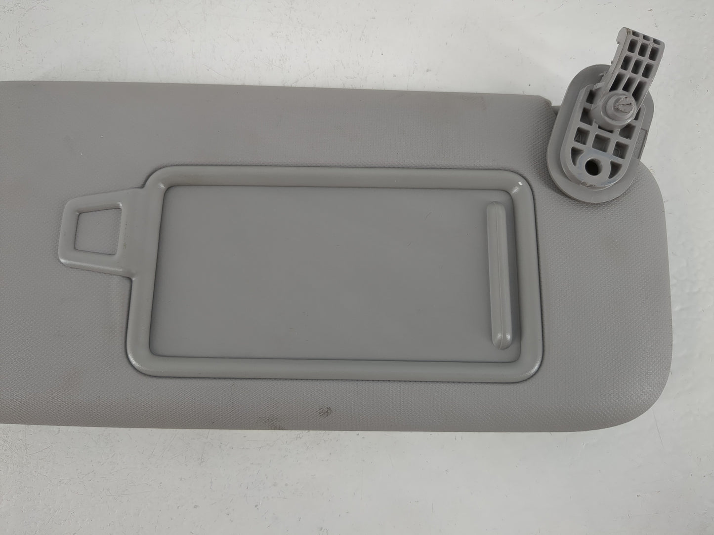 2017-2020 Hyundai Elantra Sun Visor Shade Replacement Passenger Right Mirror Fits Fits 2017 2018 2019 2020 OEM Used Auto Par
