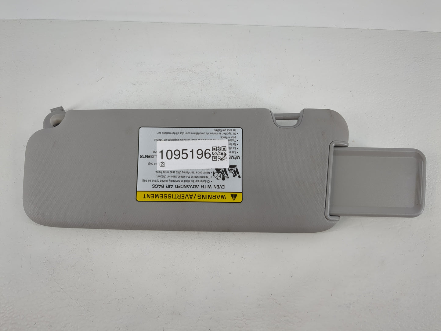 2017-2020 Hyundai Elantra Sun Visor Shade Replacement Passenger Right Mirror Fits Fits 2017 2018 2019 2020 OEM Used Auto Par