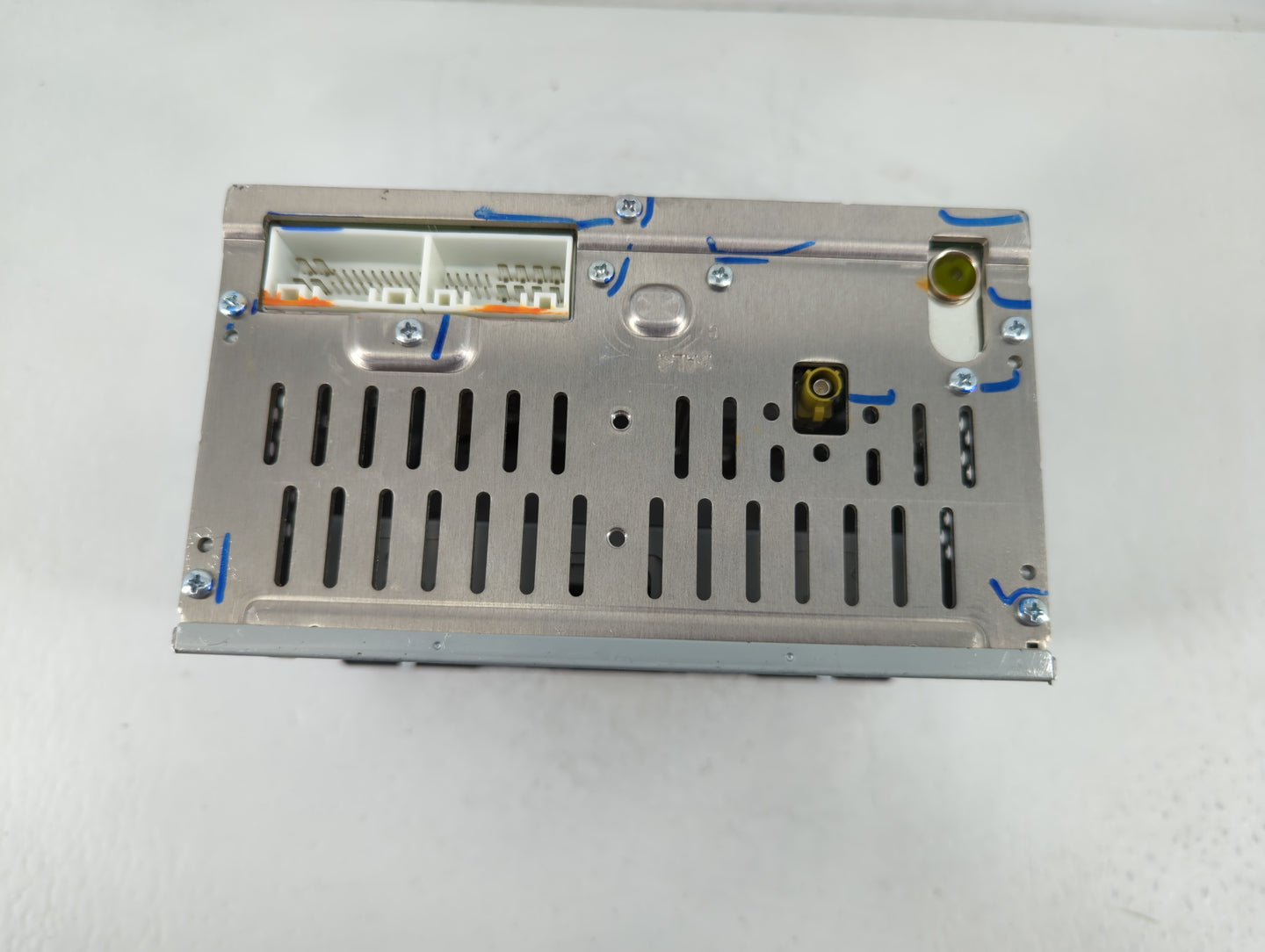 2017-2018 Hyundai Elantra Radio AM FM Cd Player Receiver Replacement P/N:96170-F2100UAT Fits Fits 2017 2018 OEM Used Auto Pa