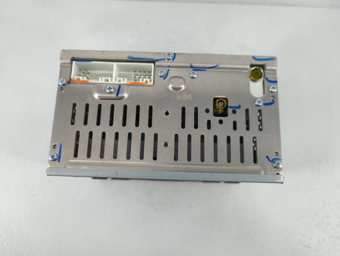 2017-2018 Hyundai Elantra Radio AM FM Cd Player Receiver Replacement P/N:96170-F2100UAT Fits Fits 2017 2018 OEM Used Auto Pa