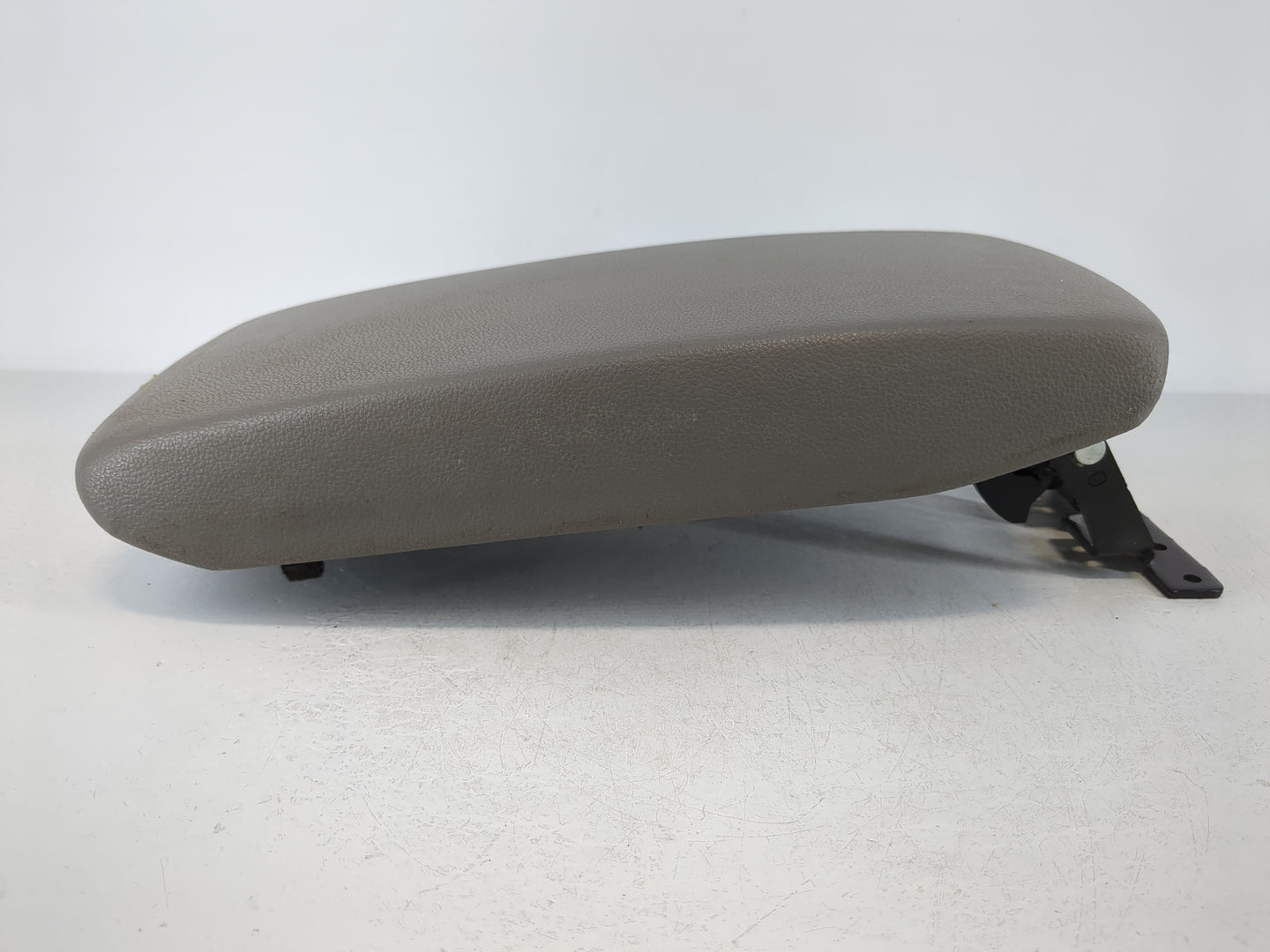 2014-2017 Hyundai Elantra Center Console Armrest Cover Lid Fits Fits 2014 2015 2016 2017 OEM Used Auto Parts - Oemusedautopa
