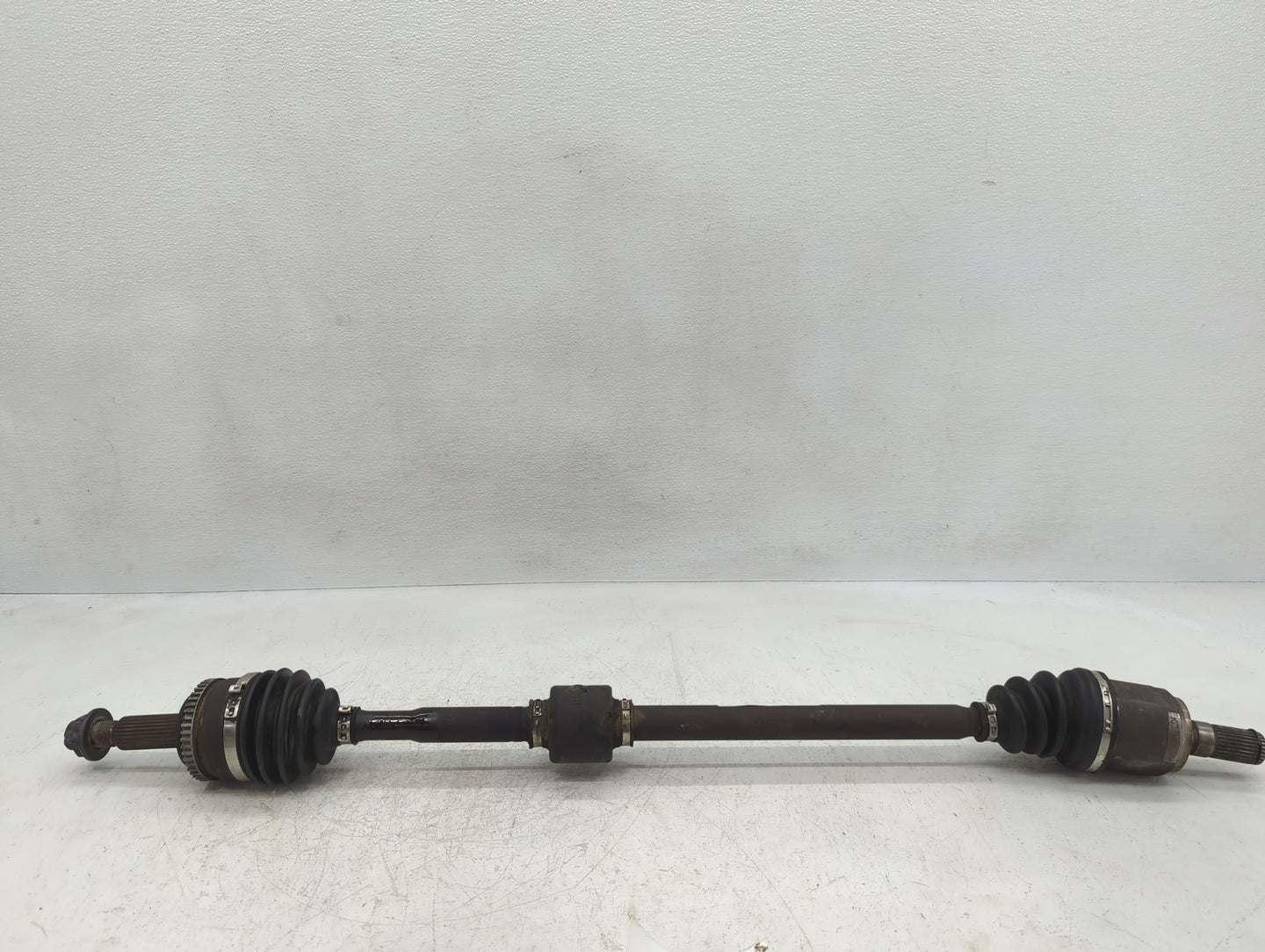 2014-2016 Hyundai Elantra Axle Shaft Front Driver Cv C/v - Oemusedautoparts1.com