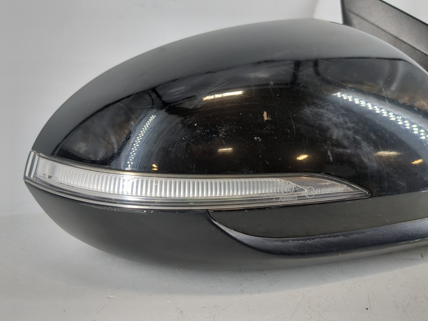2017-2018 Hyundai Elantra Passenger Side View Mirror - Right Door Mirror OEM Used - Oemusedautoparts1.com
