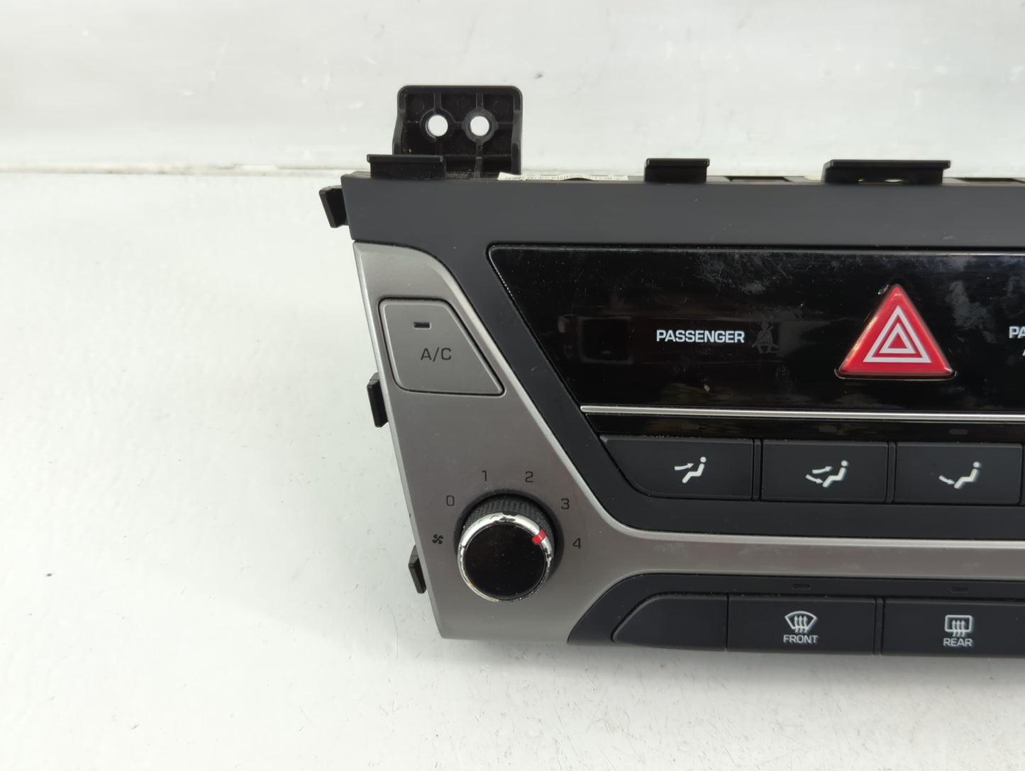 2017-2018 Hyundai Elantra Climate Control Module Temperature AC/Heater Replacement P/N:97250-F20604X Fits Fits 2017 2018 OEM